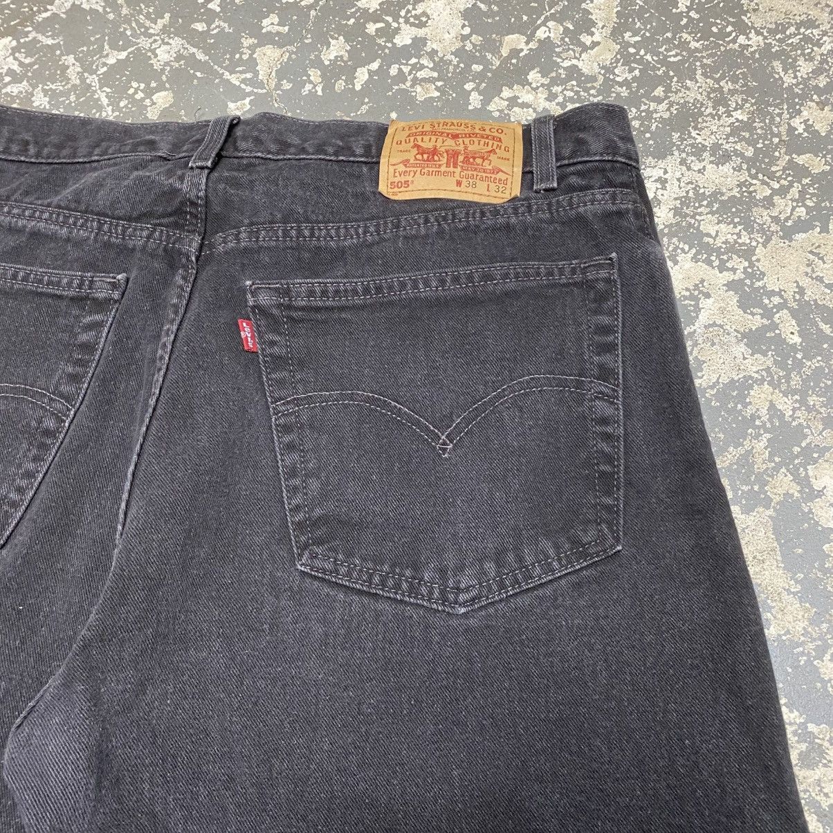 Levi's × Vintage Vintage Levi’s 505 Black Denim Jean Shorts Jorts 90s Size US 37 - 3 Thumbnail