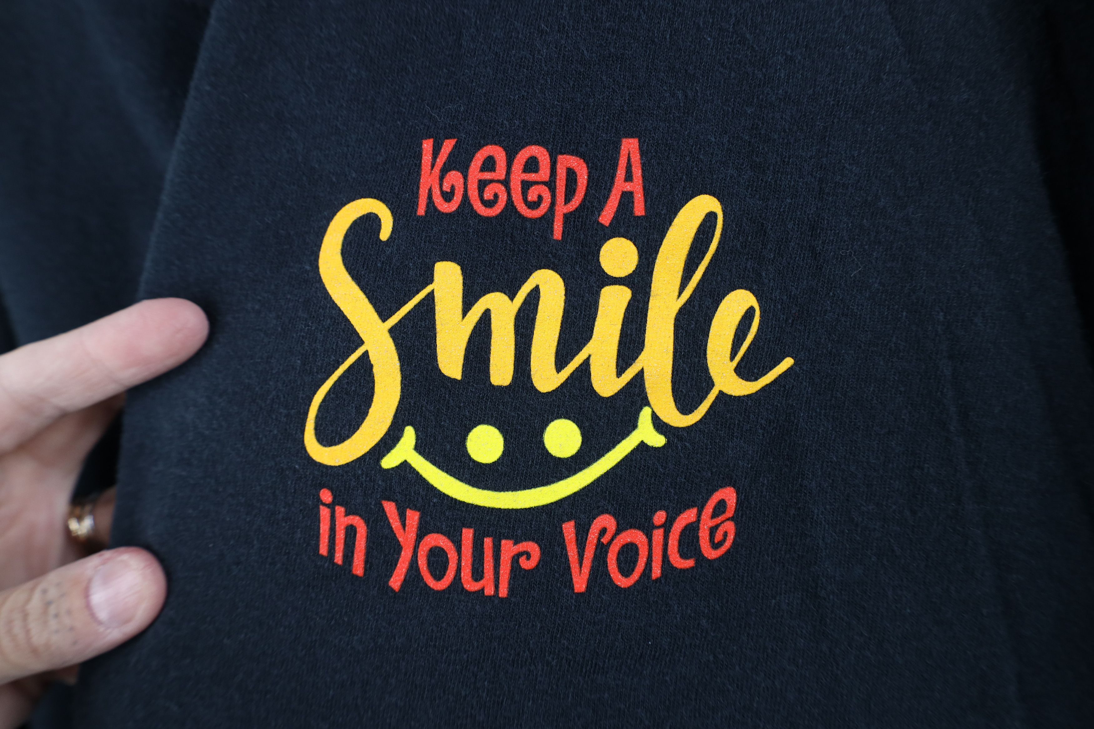 Vintage Vintage Y2K Streetwear Angelou A Smile In Your Voice T-Shirt Size US XXL / EU 58 / 5 - 4 Thumbnail