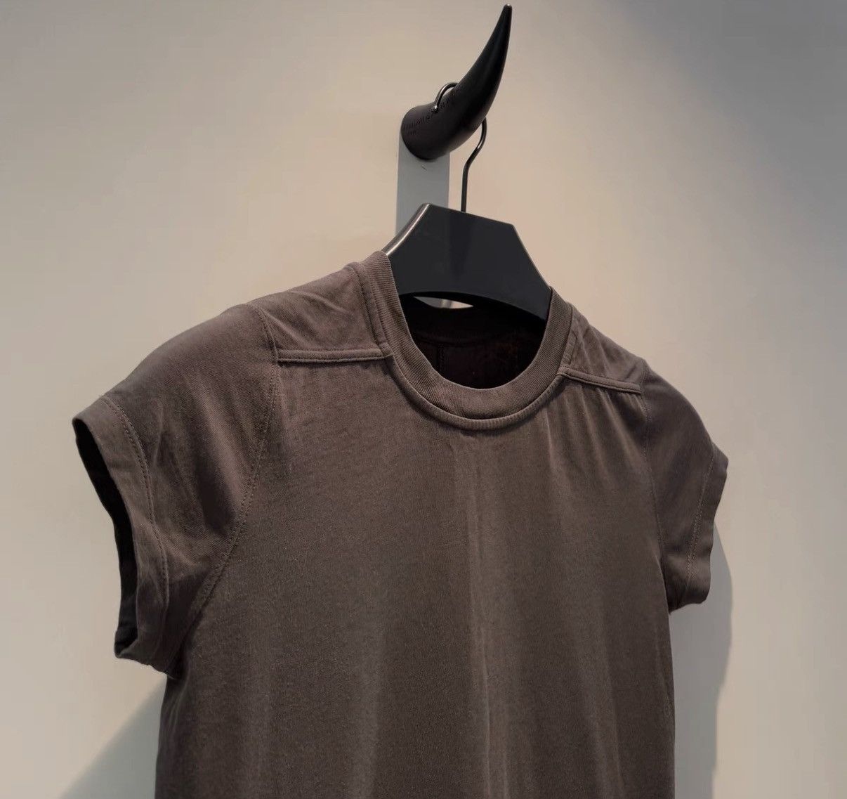 Rick Owens Rick Owens Mainline Brown Women's Fitted Classic Short Size M / US 6-8 / IT 42-44 - 2 Thumbnail
