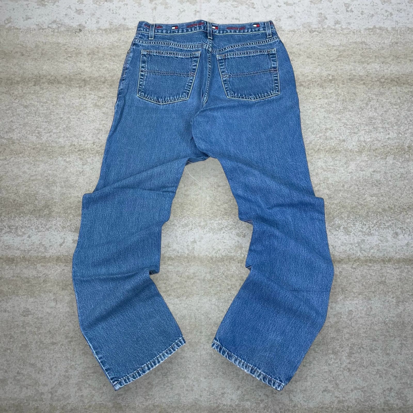 Tommy Hilfiger Vintage 90s Tommy Hilfiger Jeans 28x32 Regular Medium Wash Size 28" / US 6 / IT 42 - 1 Thumbnail