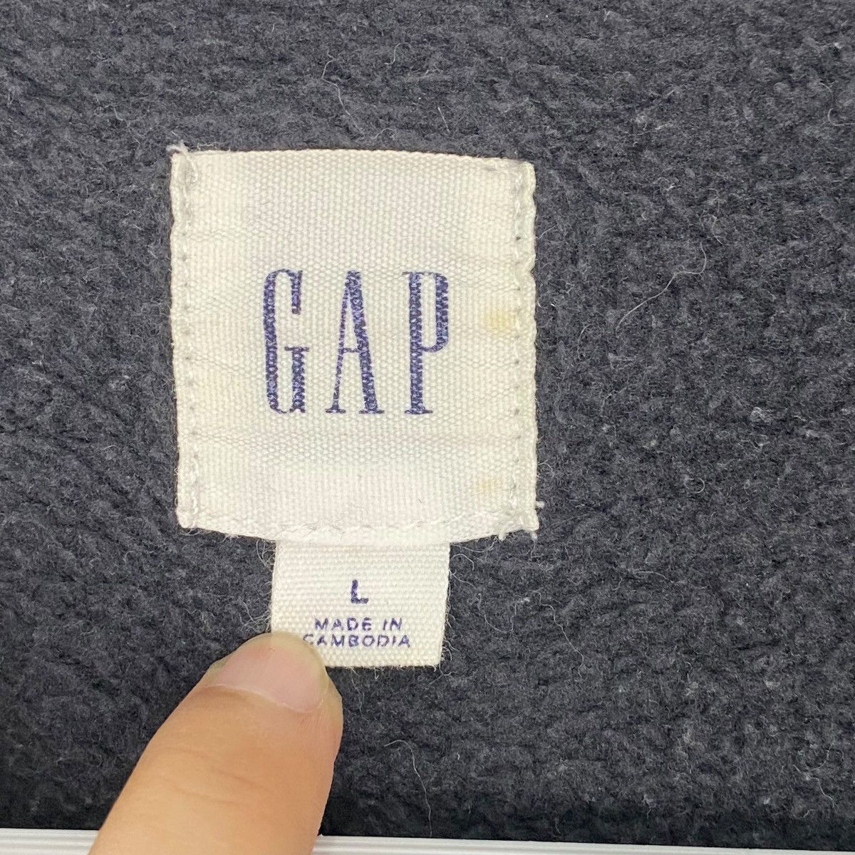 Vintage Vintage Gap Big Logo Printed Black Pullover Jumper Size L Size US L / EU 52-54 / 3 - 8 Thumbnail