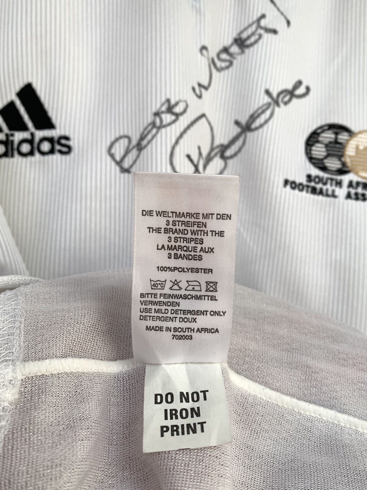 Vintage Adidas South Africa 1999 Lucas Radebe Hand Signed Rare Shirt Size US M / EU 48-50 / 2 - 10 Thumbnail