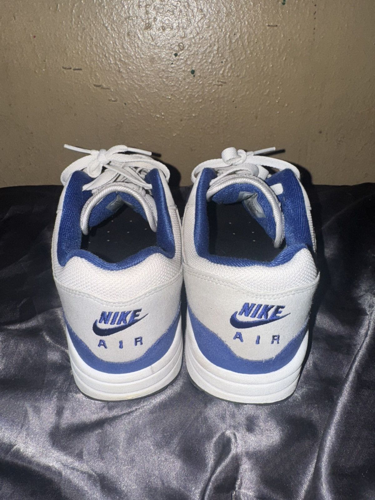 Nike Air max Size US 9.5 / EU 42-43 - 4 Thumbnail