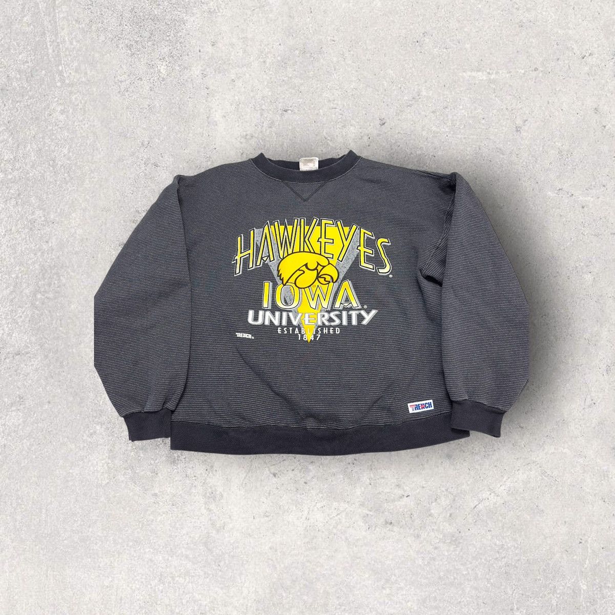 NCAA × Vintage Vintage Iowa Hawkeyes sweatshirt Size US L / EU 52-54 / 3 - 1 Thumbnail