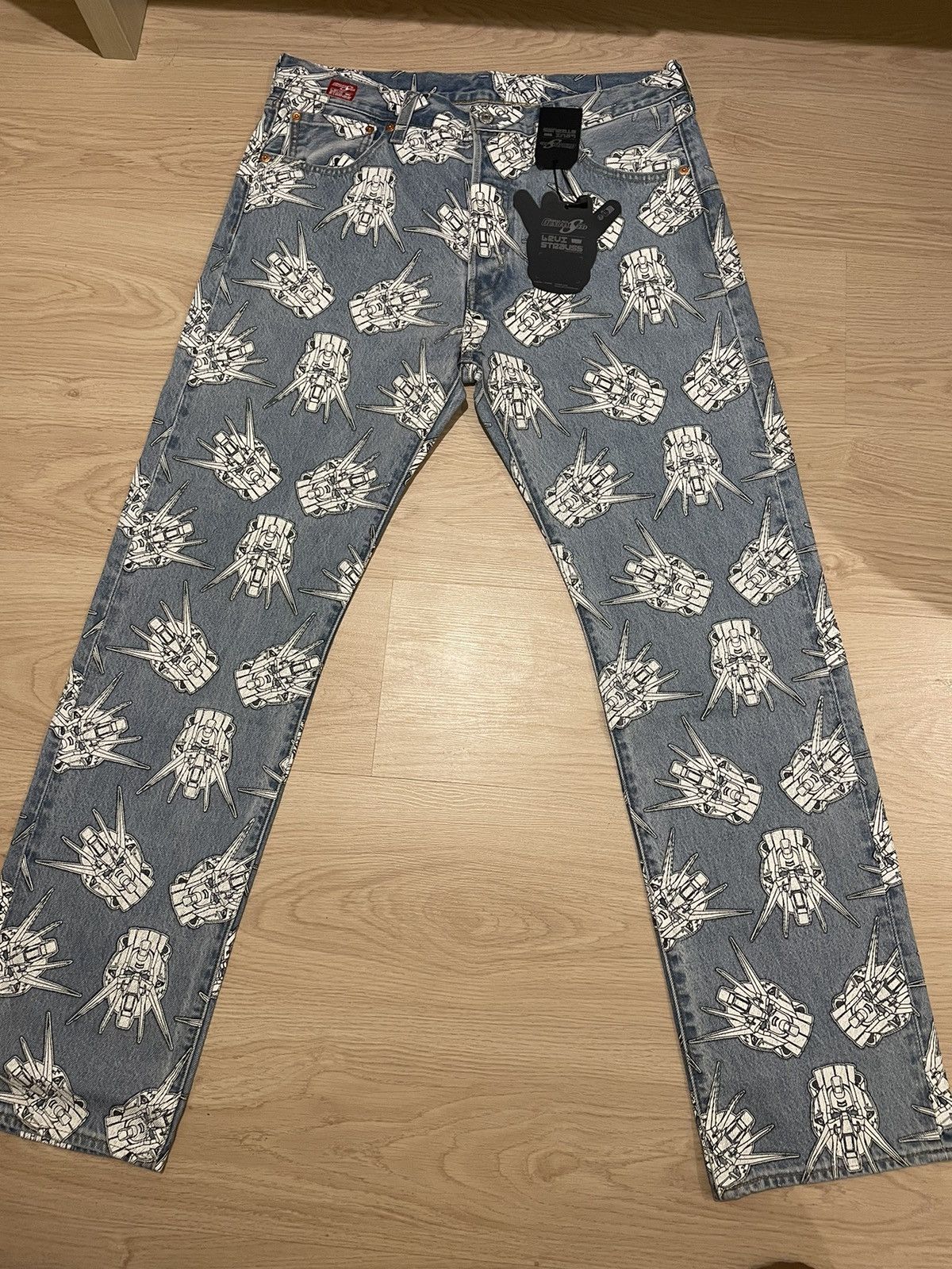 Levi's Levis vs Gundam Full Prints Jeans new with tag Size US 34 / EU 50 - 3 Thumbnail
