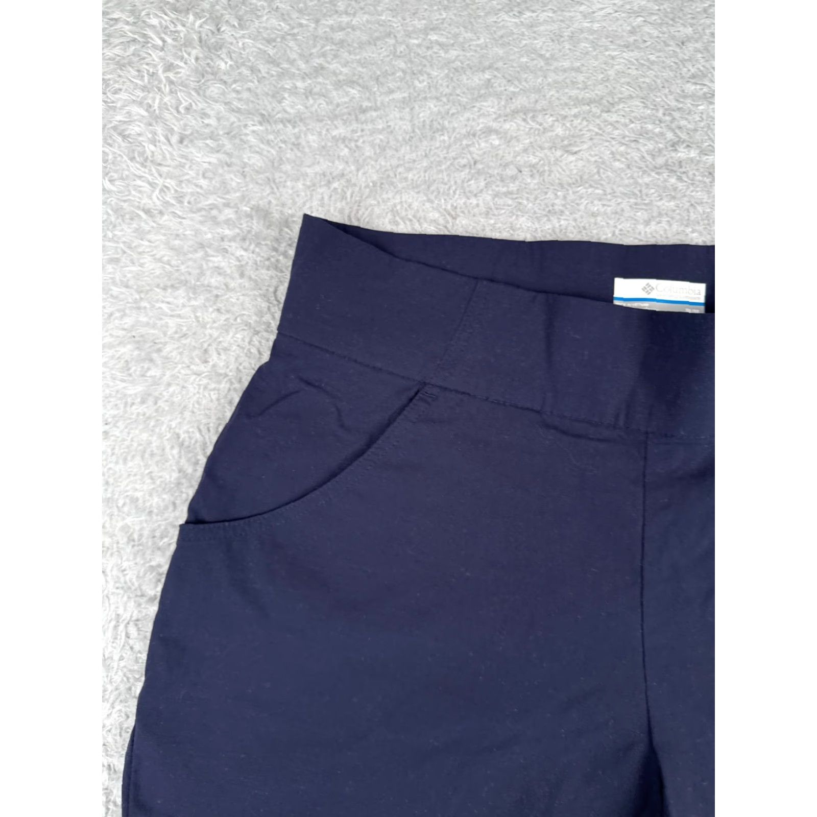 Vintage Columbia Bermuda Shorts Women's Medium Blue Elastic Waist Nylon Blend Stretch 7 Inseam Size 32" / US 10 / IT 46 - 4 Thumbnail
