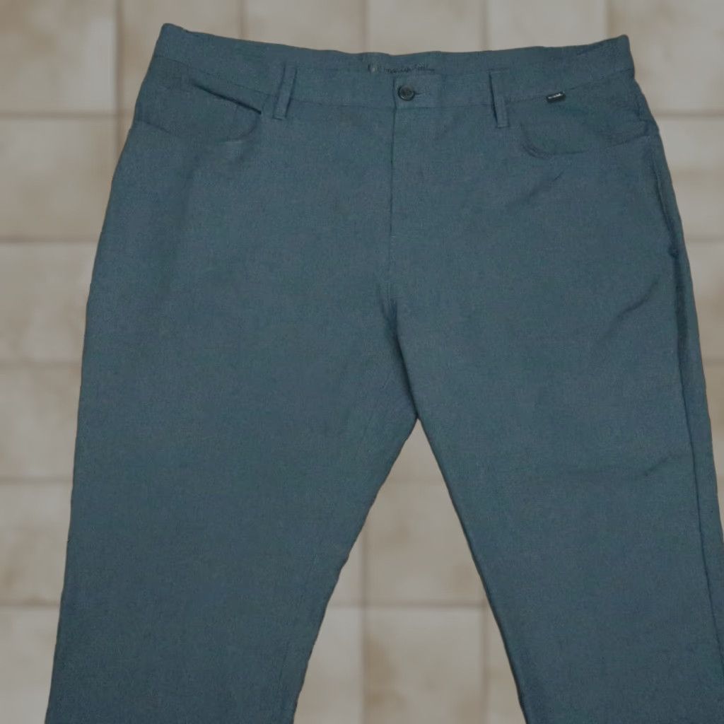 TravisMathew Travis Mathew Pants Mens 40x32 Blue Open To Close 2.0 Chino Trouser 5 Pocket Size US 40 / EU 56 - 1 Thumbnail