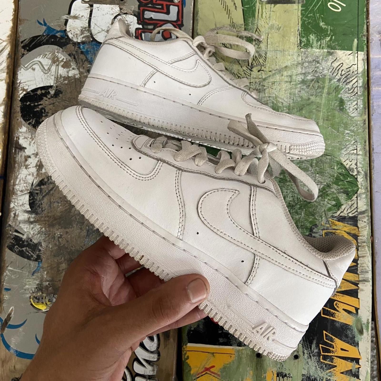 Nike Nike Air Force 1 kids white sneakers size 5.5y Size US 5.5 / EU 38 - 1 Thumbnail
