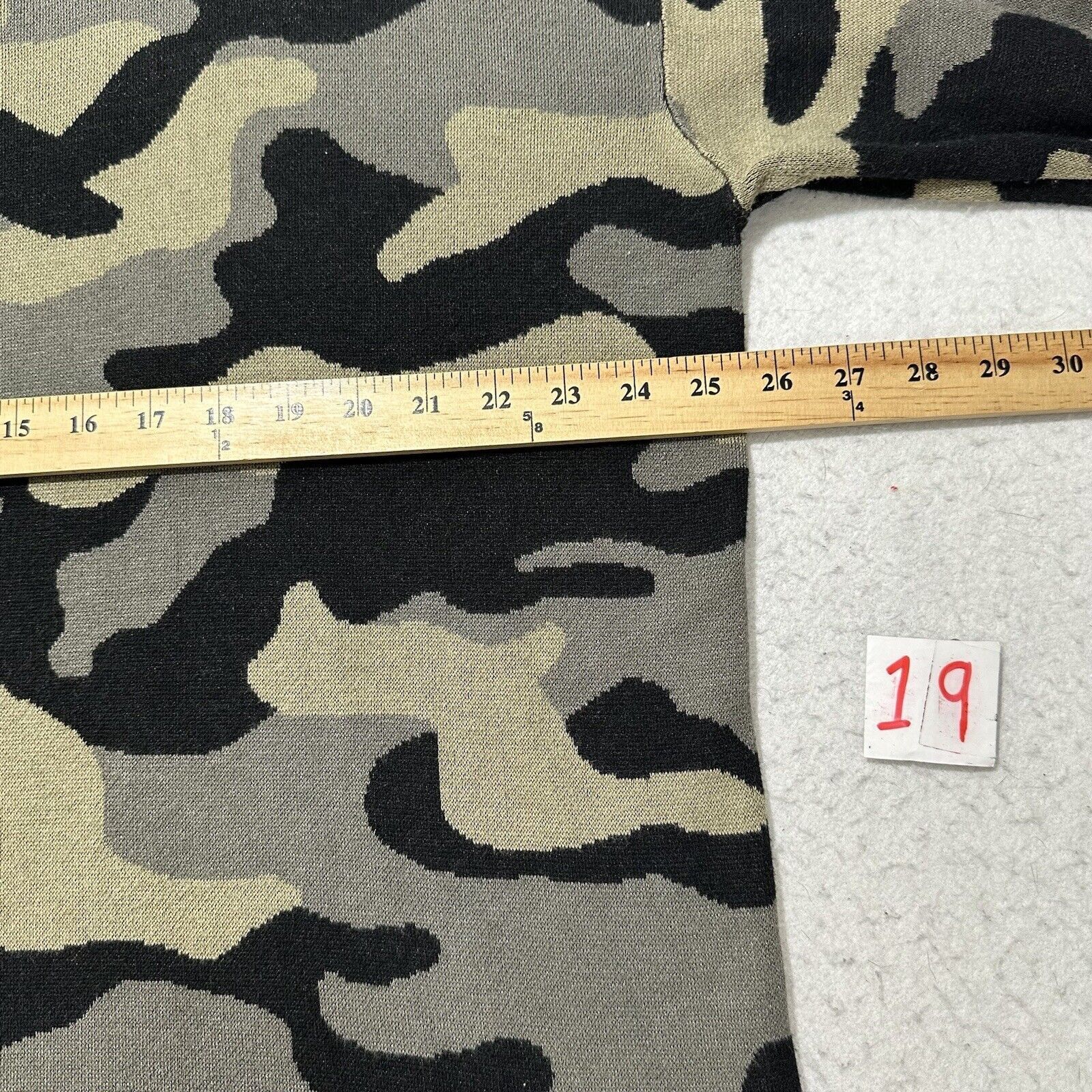 Isaac Mizrahi Isaac Mizrah XXL Crewneck Sweatshirt Camo Pattern Pullover Size XXL / US 16-18 / IT 52-54 - 8 Thumbnail