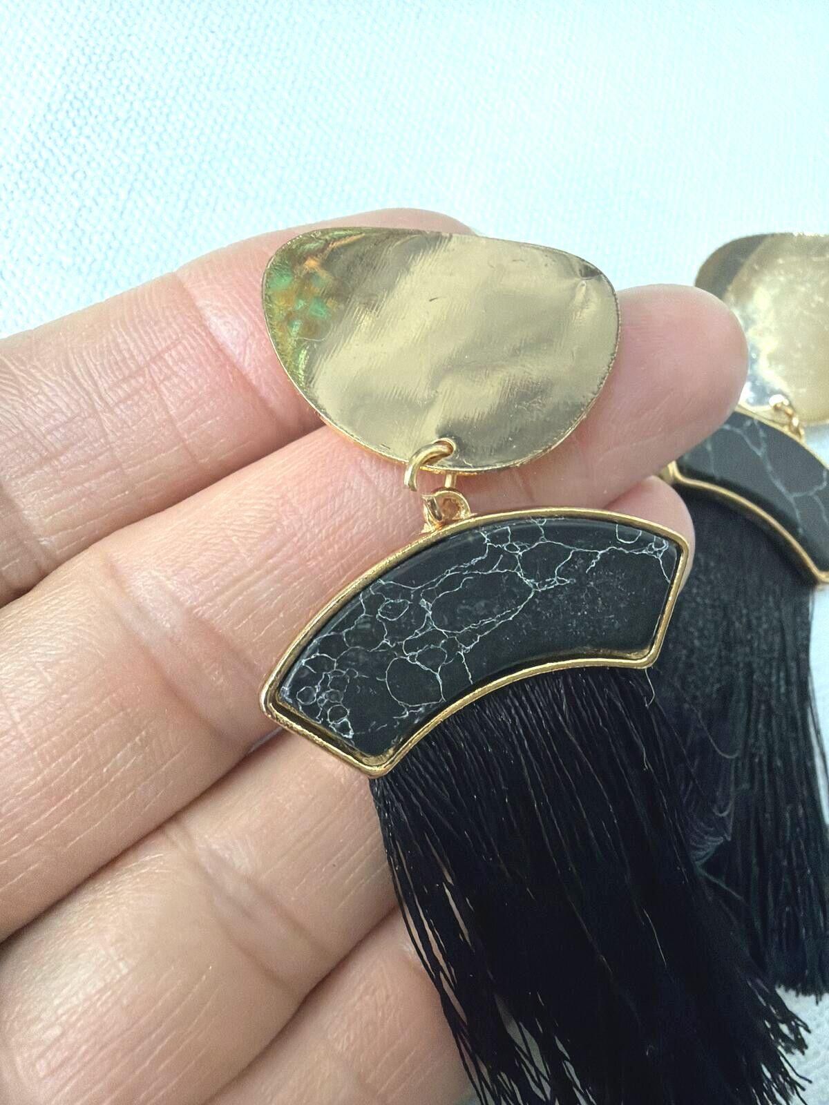 Other Vintage Howlite Black Tassel Earrings Gold Tone Dangle Size ONE SIZE - 4 Thumbnail