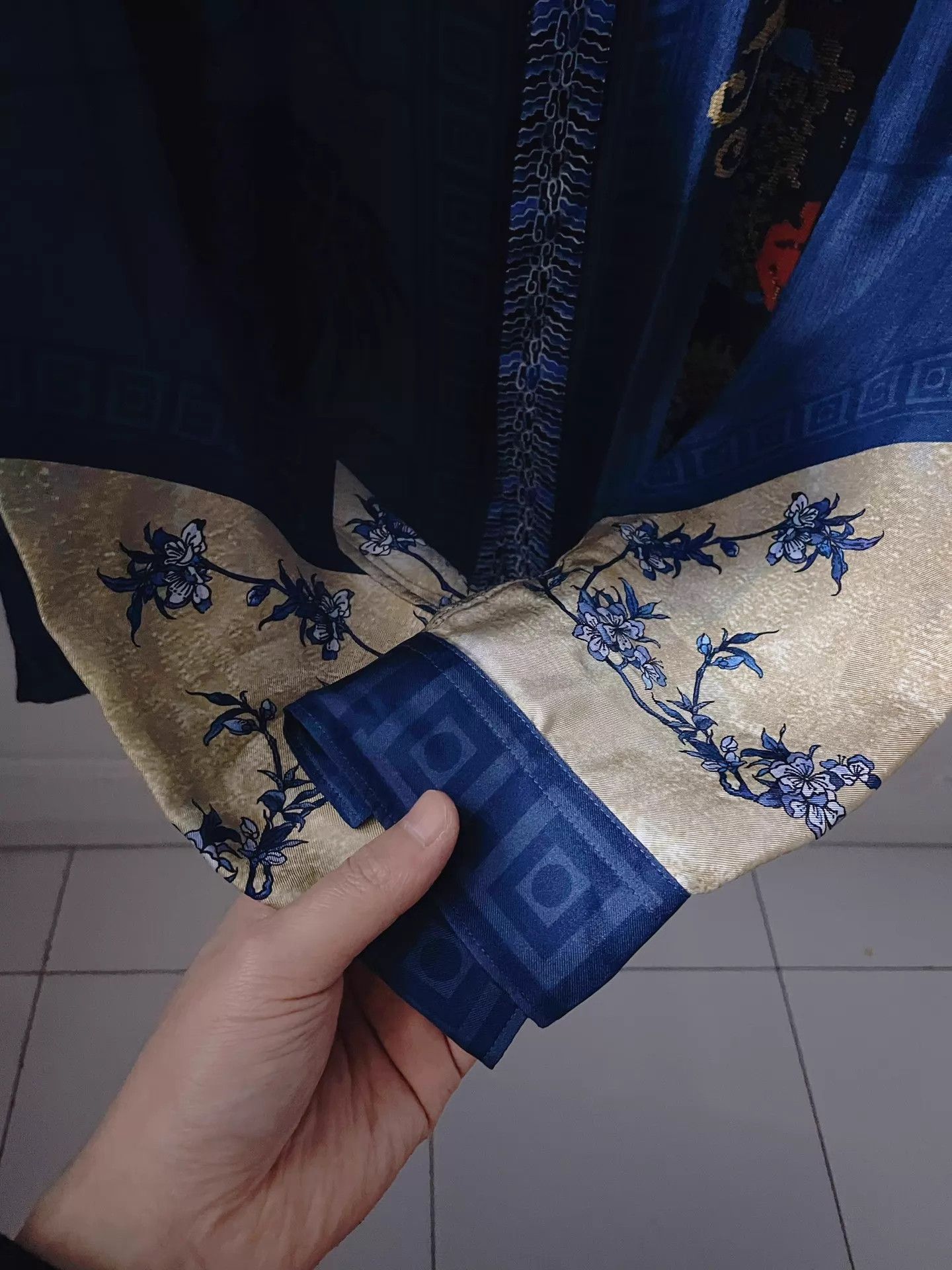 Versace Versace Runway Dragon & Crane Silk LS Shirt Size US M / EU 48-50 / 2 - 6 Thumbnail