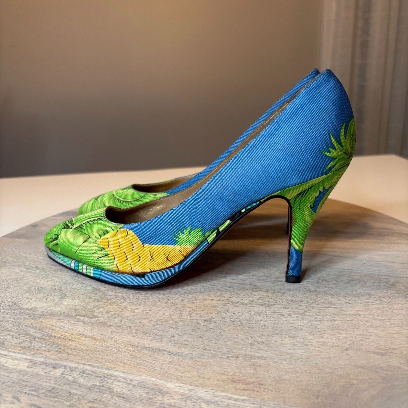 Versace Versace Vintage Tropical Pineapple Pumps Heels US Size 7.5 Size US 7.5 / IT 37.5 - 4 Thumbnail