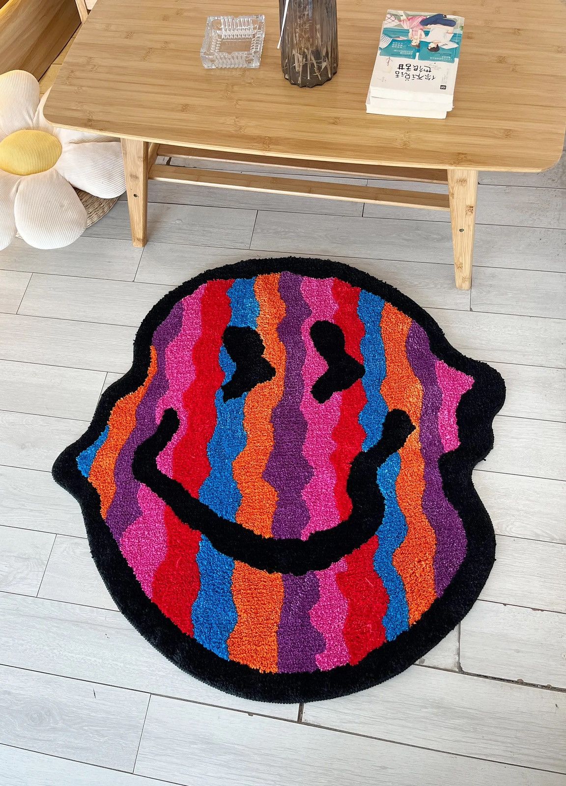 Vintage Twisted Smiling Plush Carpet Rug 60x60cm Size ONE SIZE - 1 Thumbnail