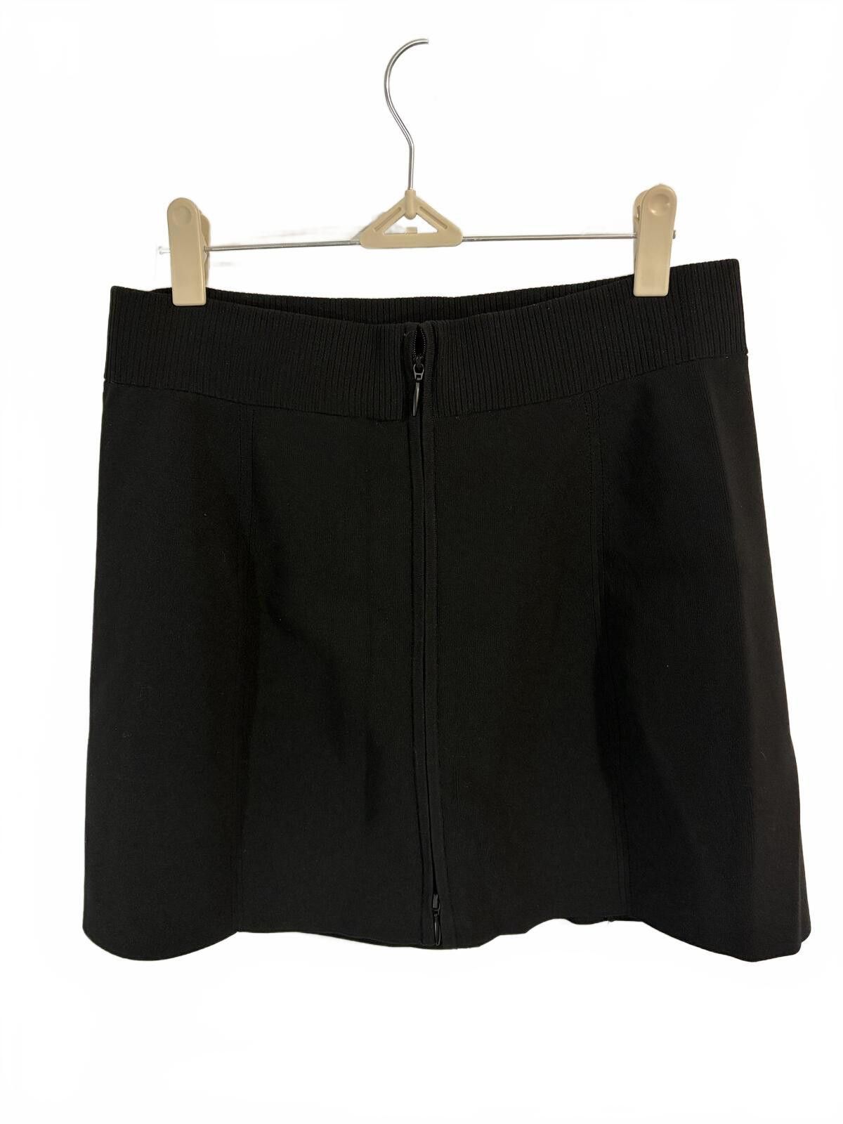 Lululemon Lululemon Black Athletic Skirt with Back Zipper Size 28" / US 6 / IT 42 - 3 Thumbnail