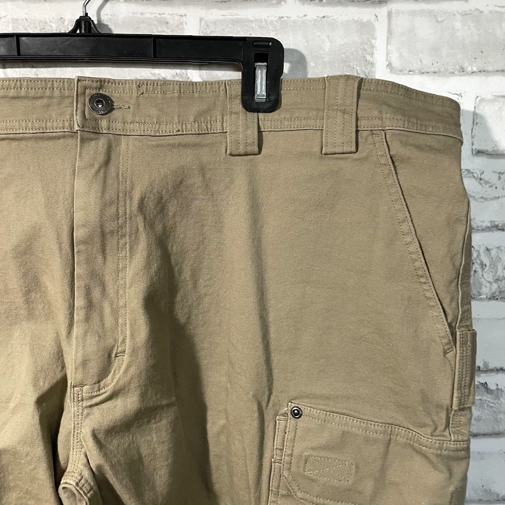 CO Duluth Trading Co Relaxed Fit Cotton Beige Cargo Shorts Mens Size 44 Size US 44 / EU 60 - 2 Thumbnail