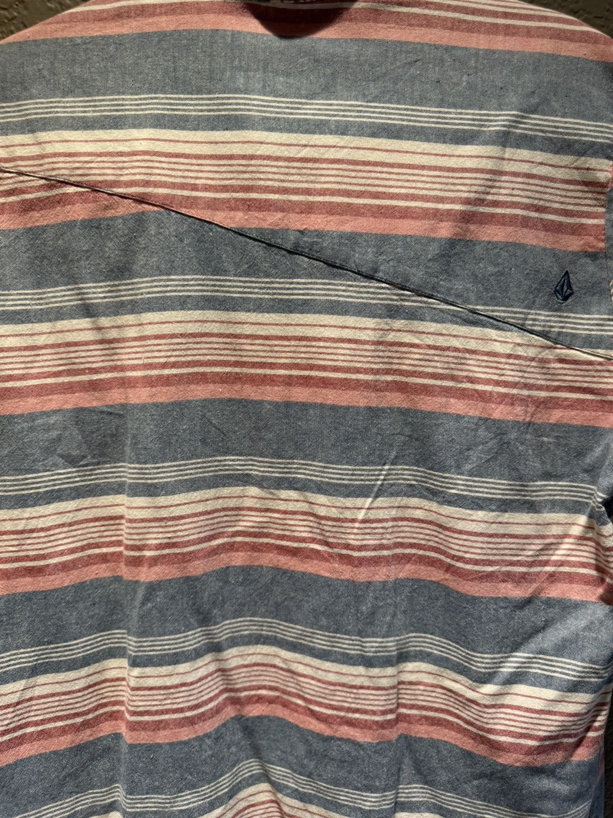 Volcom 00s Volcom Blue Pink Red Stripe Shirt Embroidered Button Up Size US M / EU 48-50 / 2 - 7 Thumbnail