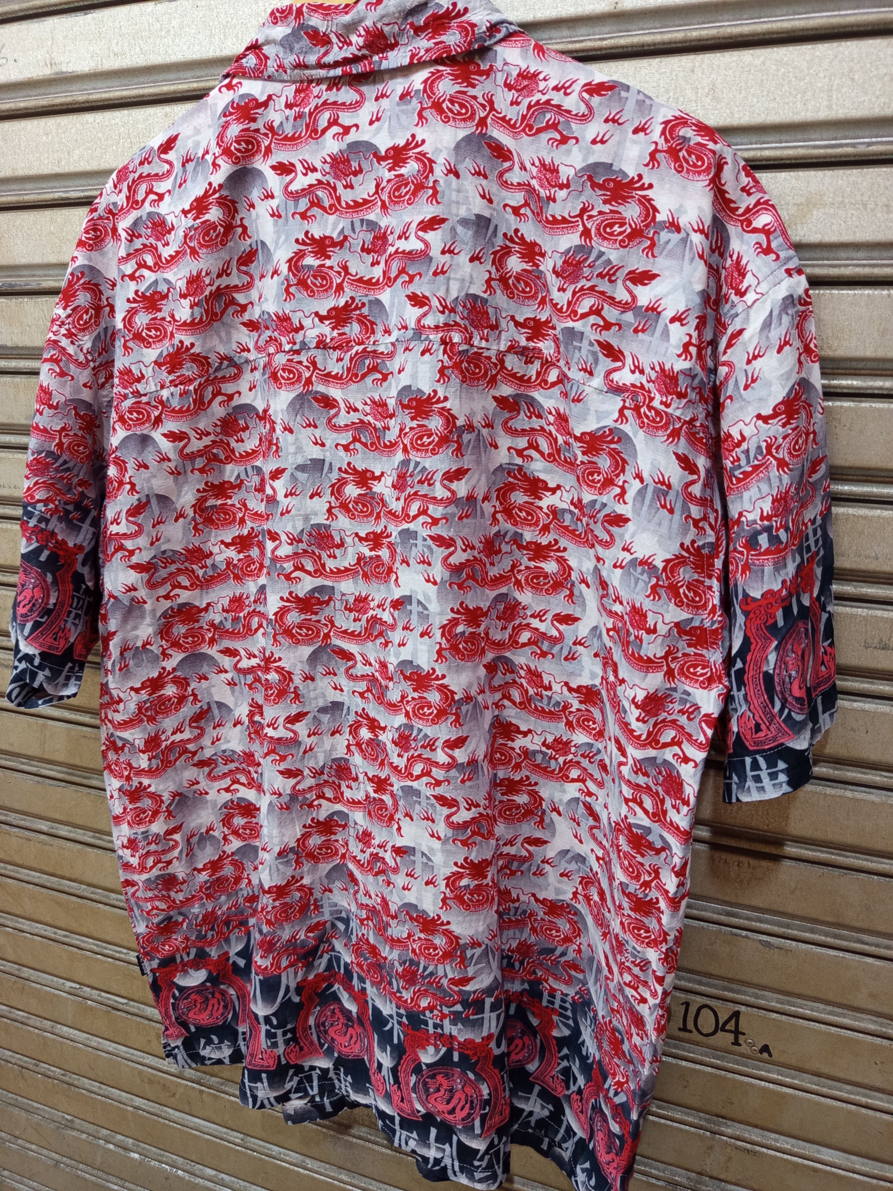 Guess Vintage Guess Jeans Dragon All Over Print Shirt Y2K Size US XL / EU 56 / 4 - 9 Thumbnail