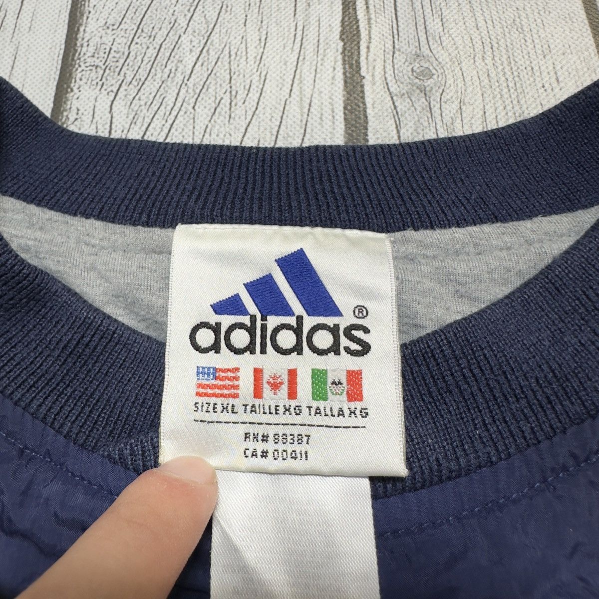 Adidas × Vintage Vintage Adidas windbreaker Size US XL / EU 56 / 4 - 4 Thumbnail