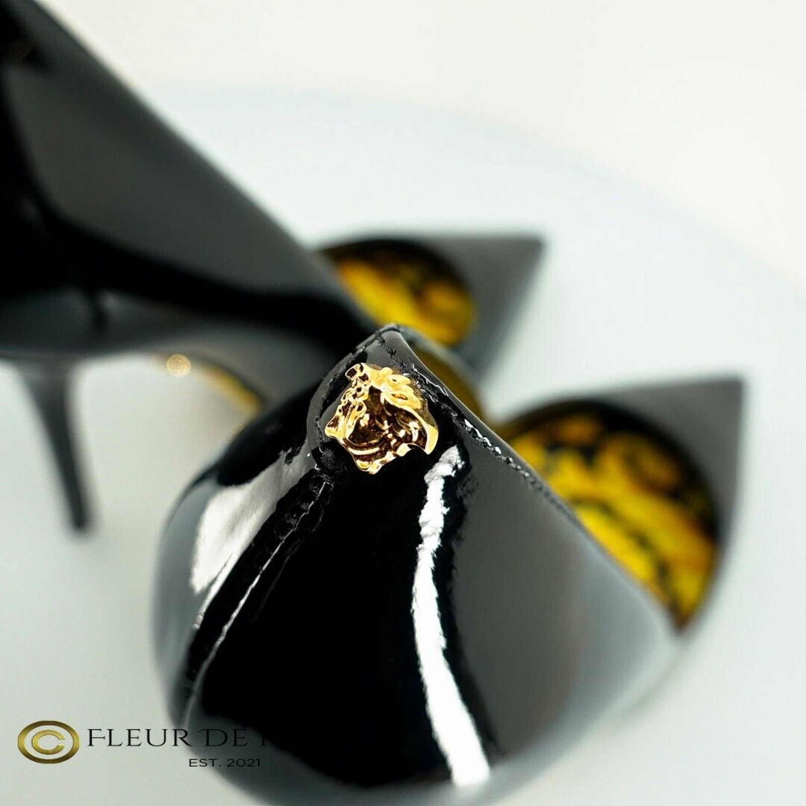 Versace Versace Black Medusa Barocco Print Patent Leather Pumps 38.5 Size US 7.5 / IT 37.5 - 6 Thumbnail