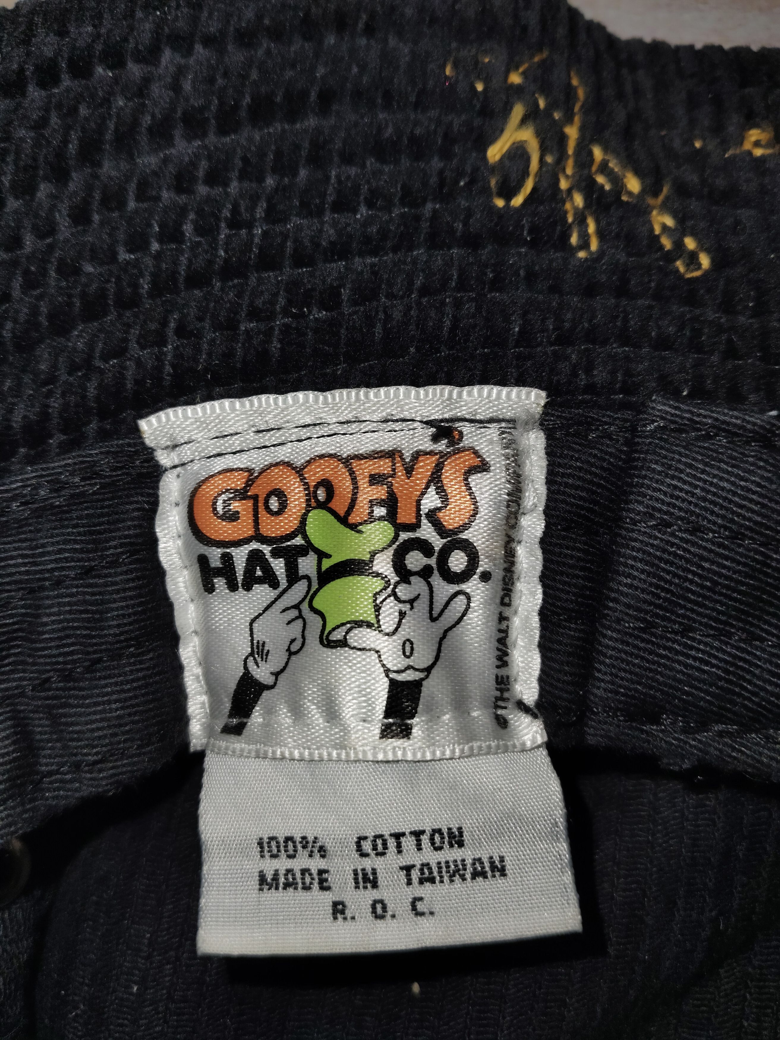 Mickey Mouse × Vintage Vintage MICKEY x Walt Disney Company CorduroyBucket Hat Size ONE SIZE - 7 Thumbnail