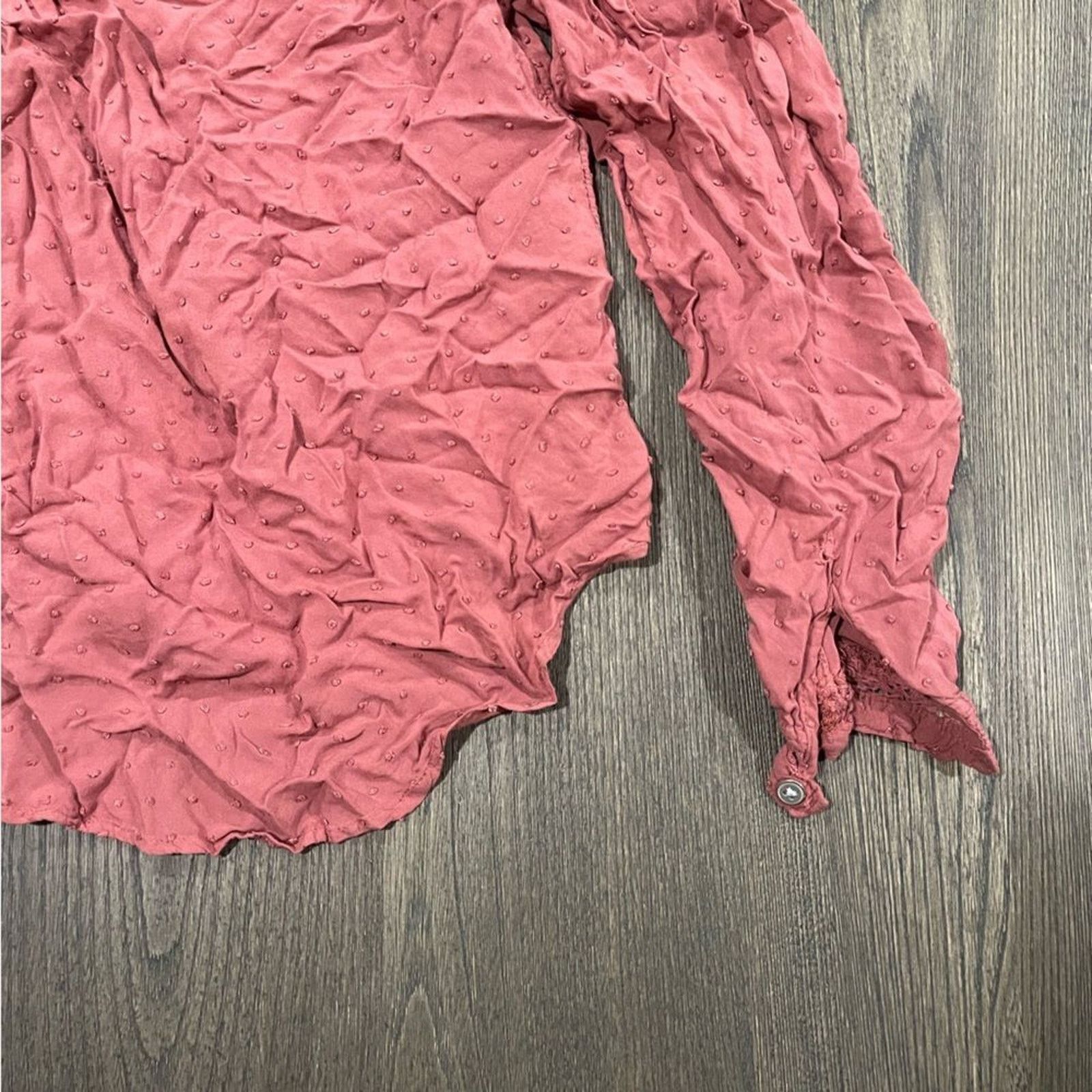 Free People Free People Rose Pink Rayon Button Front Blouse Swiss Dot S Size S / US 4 / IT 40 - 7 Thumbnail