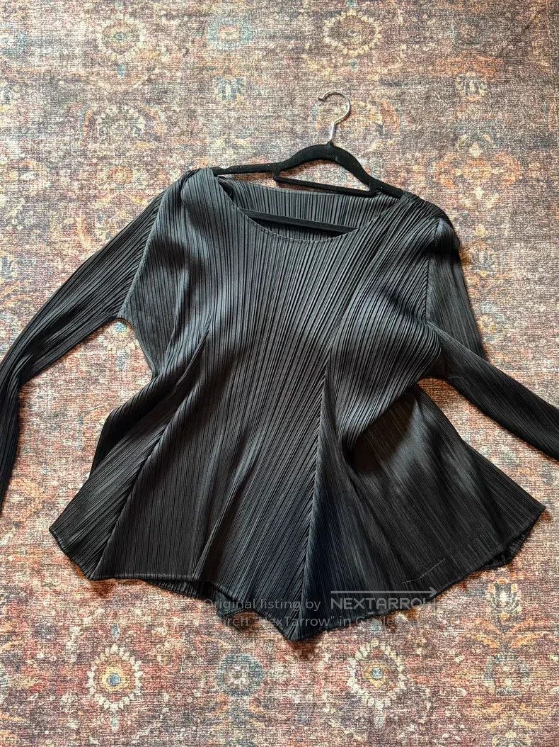 Issey Miyake Issey Miyake Black Top Size XXL / US 16-18 / IT 52-54 - 2 Thumbnail