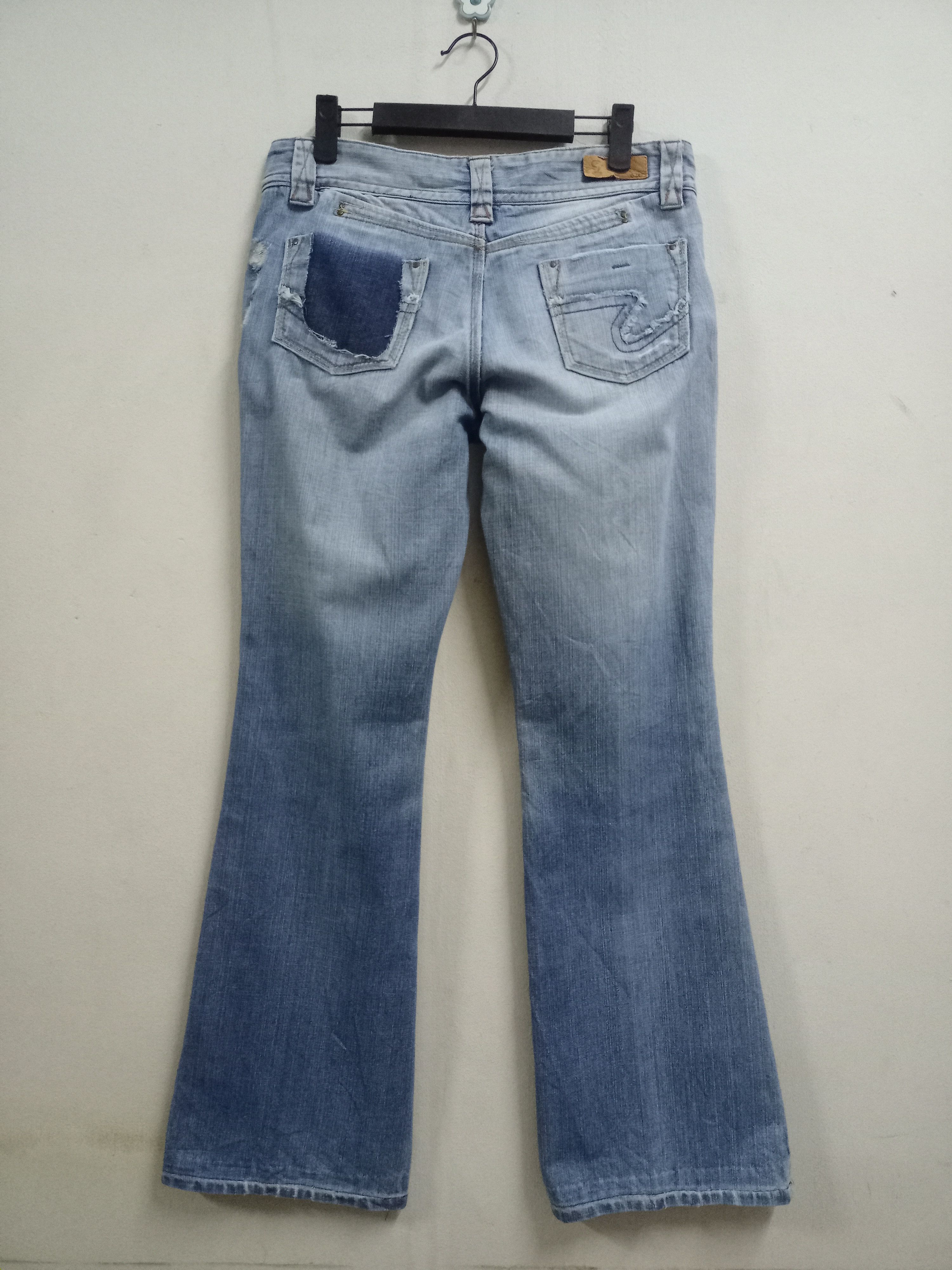 Japanese Brand Vintage Japanese Brand Blue Wash Distressed Flare Jeans Size 32" / US 10 / IT 46 - 2 Thumbnail
