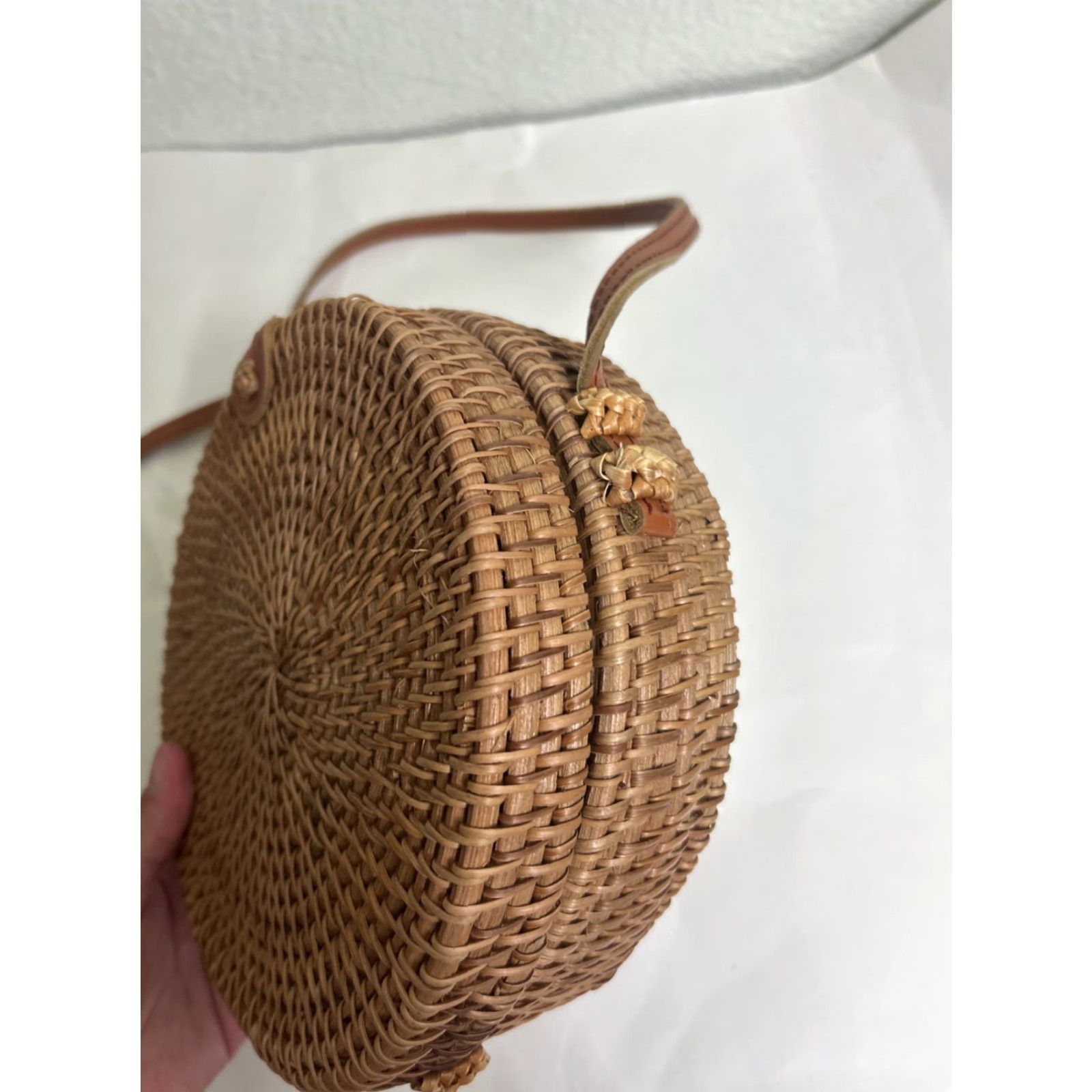 Vintage VINTAGE? No. (Not Vintage) Rattan Straw Bag Wicker Purse Round Crossbody Leather Strap Boho Size ONE SIZE - 6 Thumbnail