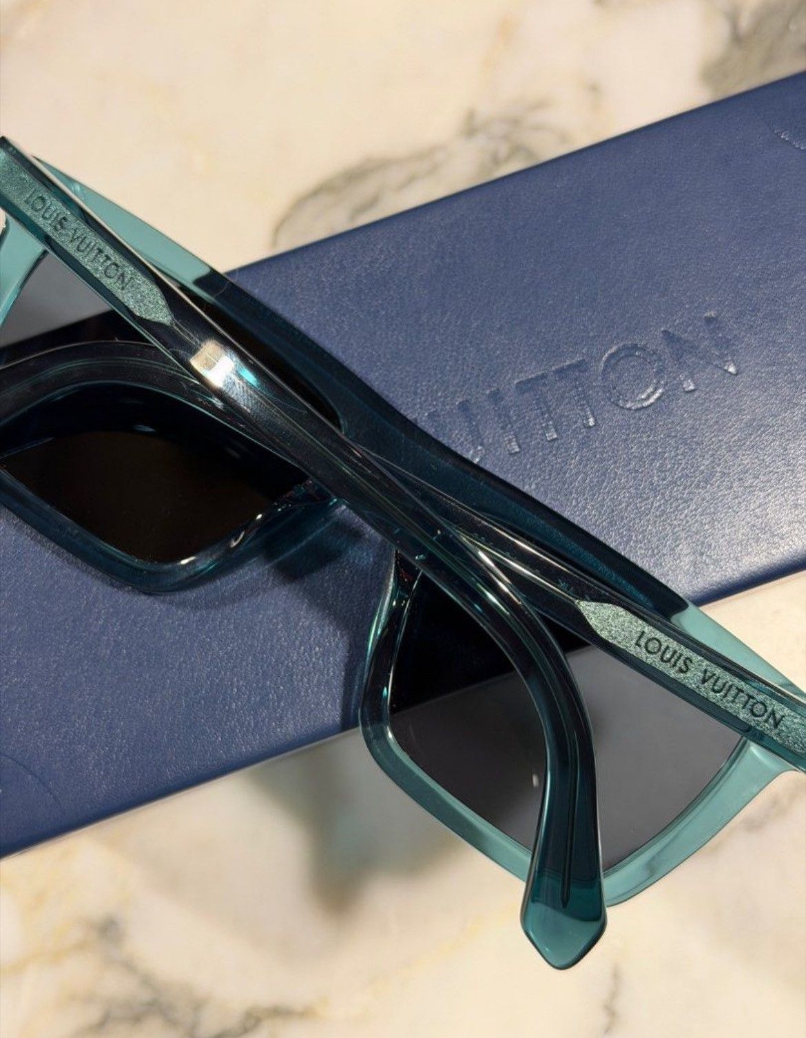 Louis Vuitton Authentic Louis Vuitton Bloom Square Sunglasses Size ONE SIZE - 4 Thumbnail