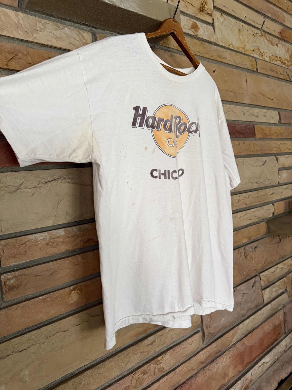 Vintage Vintage 90s Hard Rock Cafe Chicago Distressed Graphic Tee Size US XL / EU 56 / 4 - 6 Thumbnail