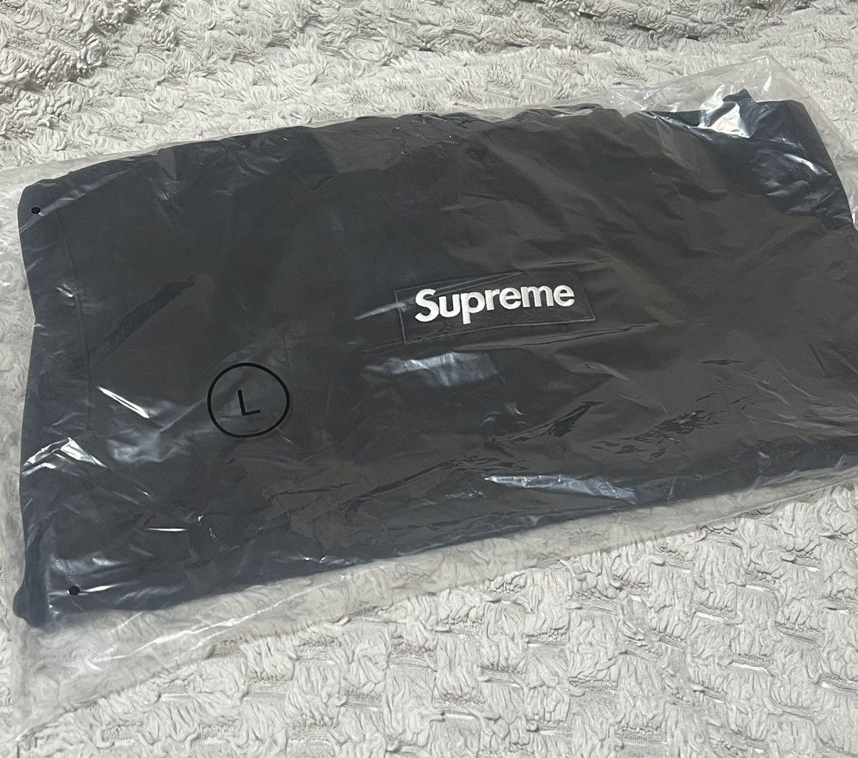 Supreme Supreme Box Logo size large IN HAND | Grailed