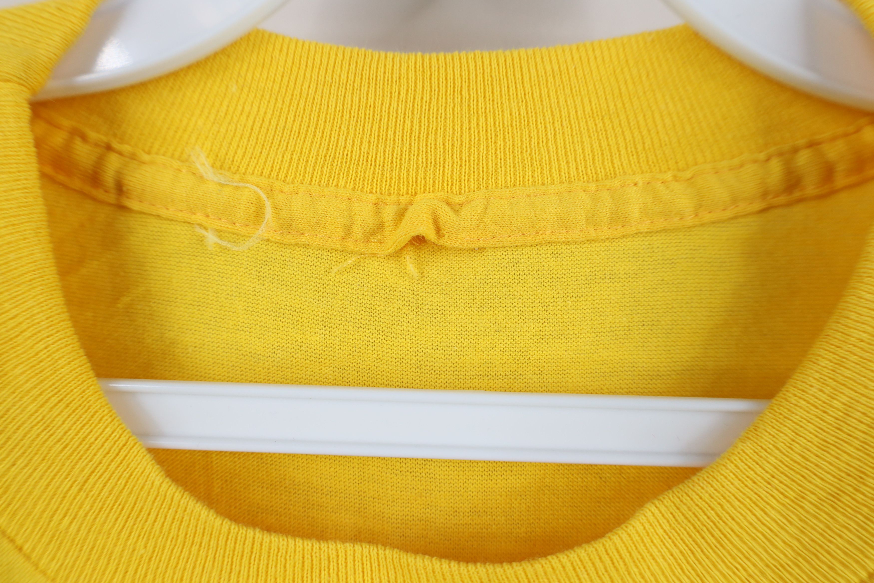 Vintage Vintage 70s Streetwear Beach Sunset Bird T-Shirt Yellow USA Size US M / EU 48-50 / 2 - 7 Thumbnail