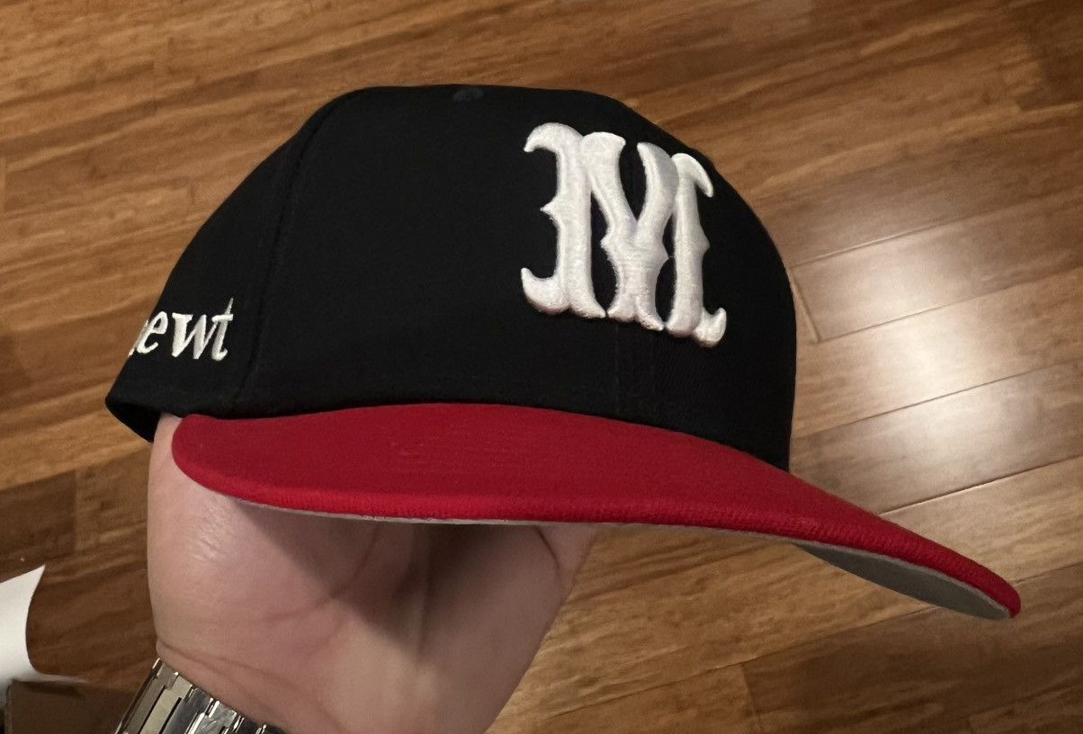 New Era Size 7 1/8 Mewt Two Tone Anime fitted Size ONE SIZE - 1 Thumbnail