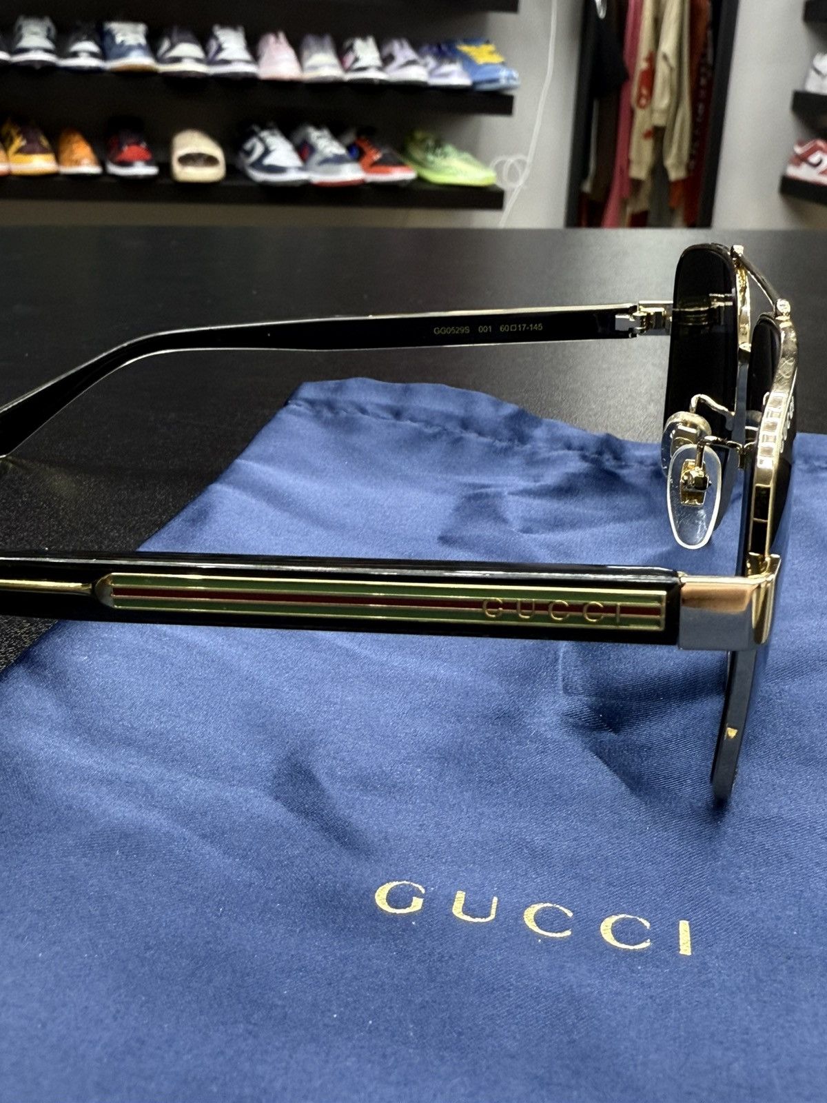 Gucci AUTHENTIC Men’s Gucci Gold Rim Sunglasses Size ONE SIZE - 3 Thumbnail