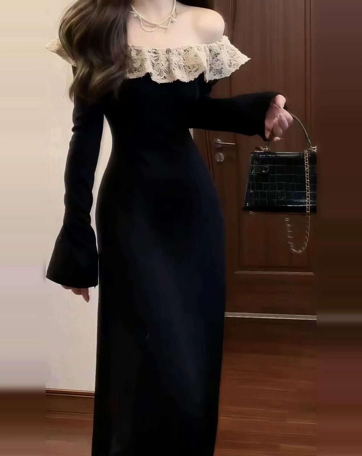 Other Nocturne Lace Collar Gown Size L / US 10 / IT 46 - 3 Thumbnail