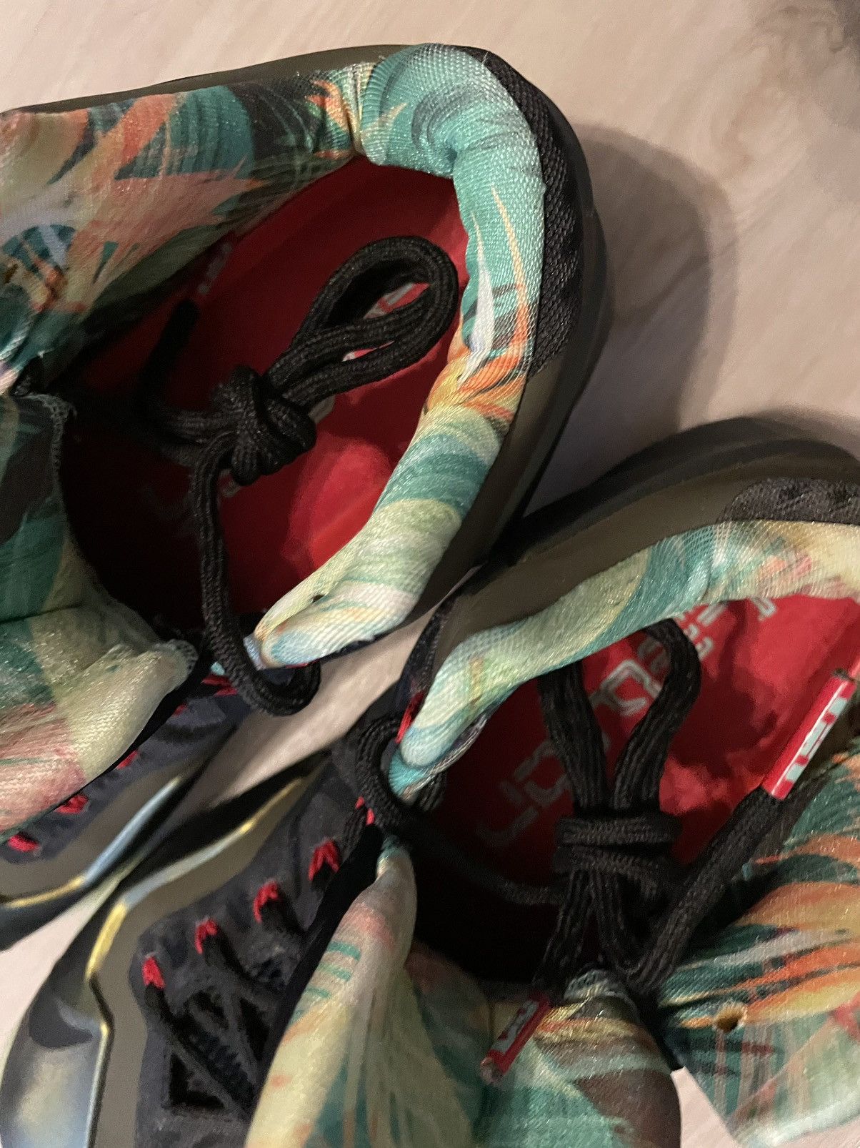 Designer × Nike Nike LeBron 11 Kings Pride Original Box And Receipt Sz 9.5 Size US 9.5 / EU 42-43 - 4 Thumbnail