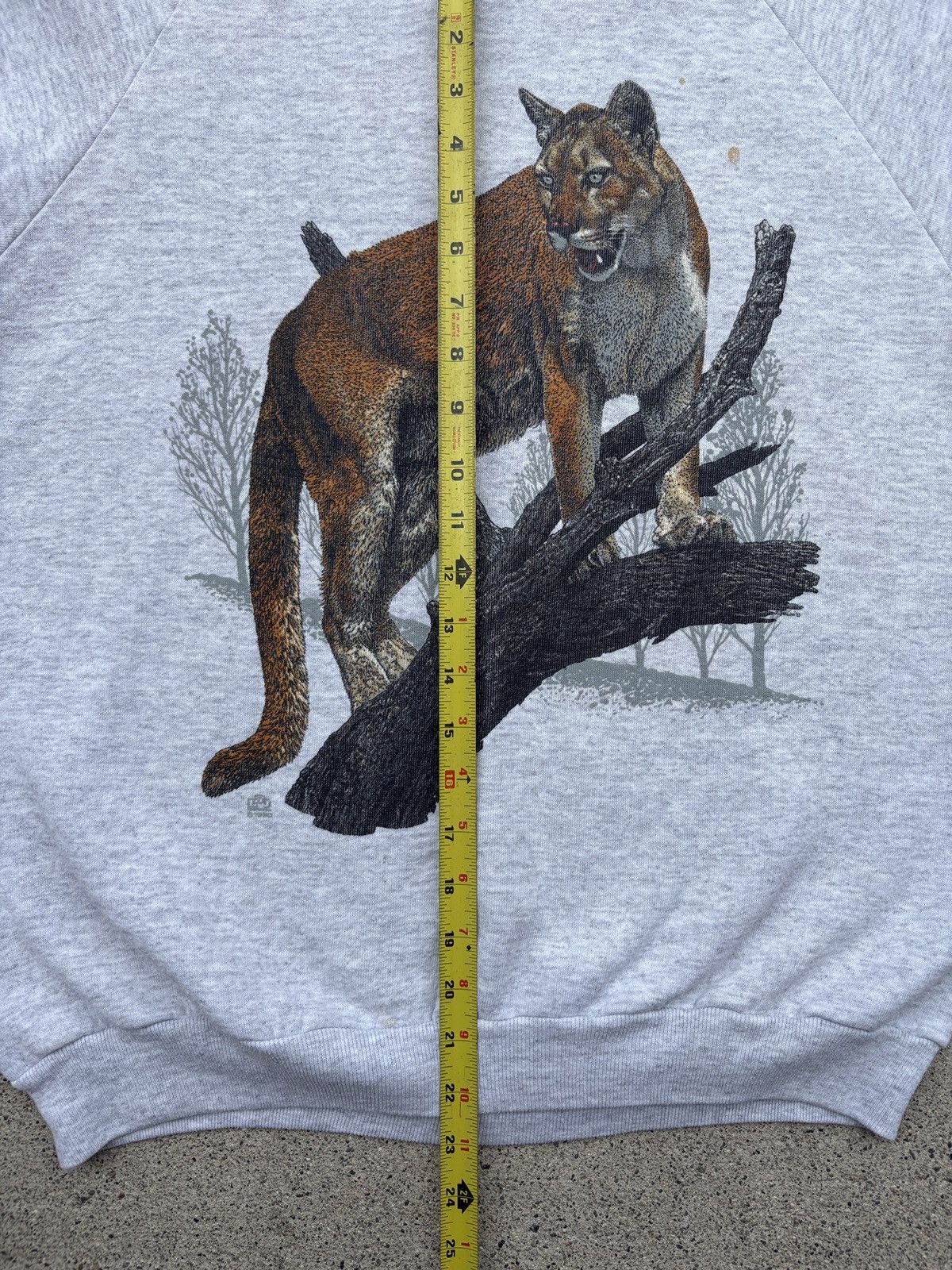 Jerzees × Vintage Vintage 1990 JERZEES Cougar On A Tree Grey Sweater Size XL Size US XL / EU 56 / 4 - 7 Thumbnail