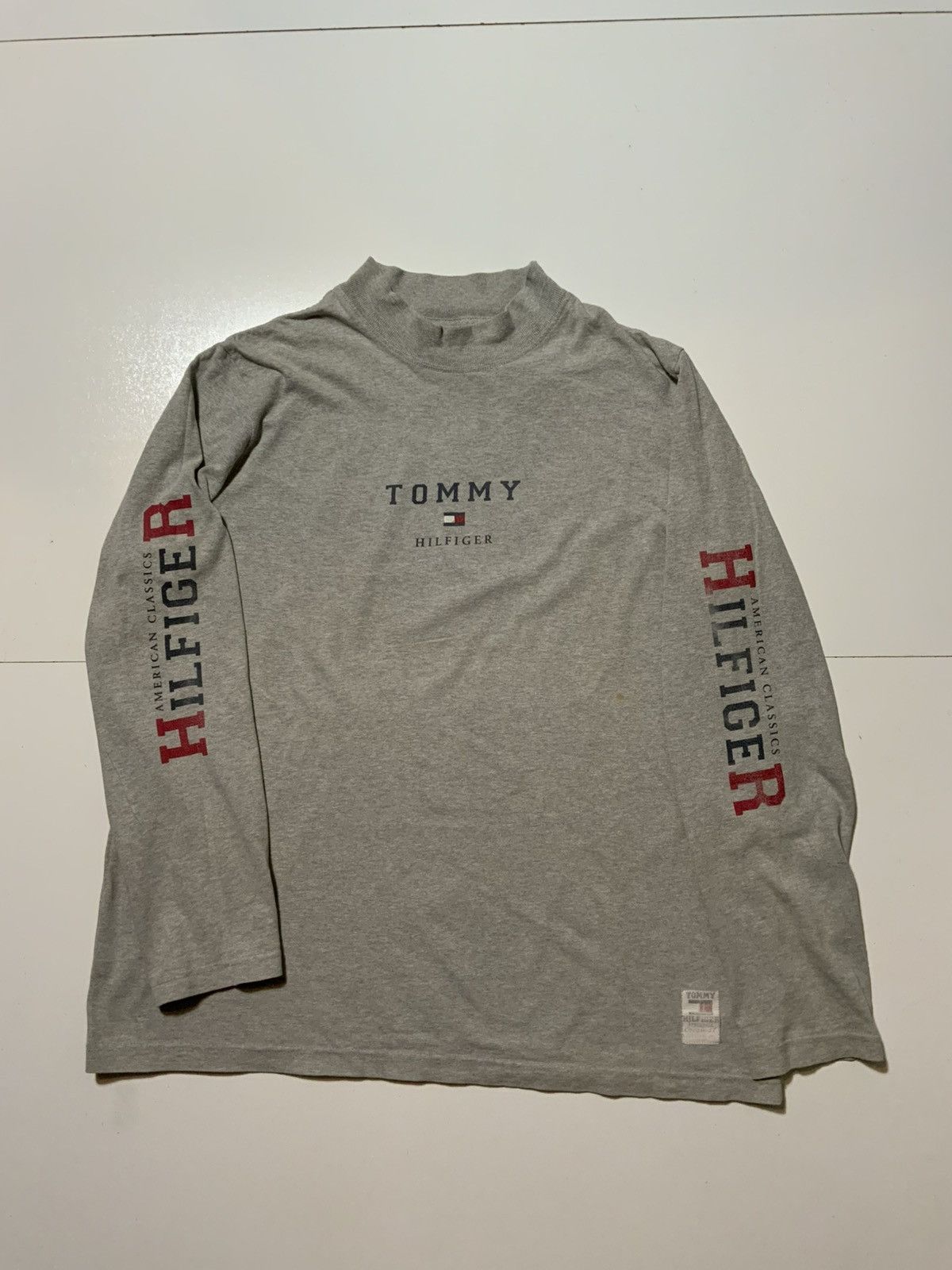 Tommy Hilfiger Vintage 90s Tommy Hilfiger Graphic Mock Neck T-Shirt Size US XL / EU 56 / 4 - 1 Thumbnail