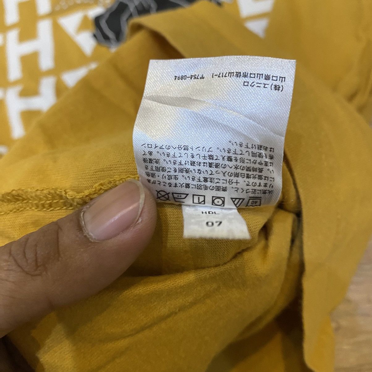 Anime Uniqlo UT Demon Slayer Zenitsu Agatsuma T-Shirt Size US M / EU 48-50 / 2 - 9 Thumbnail