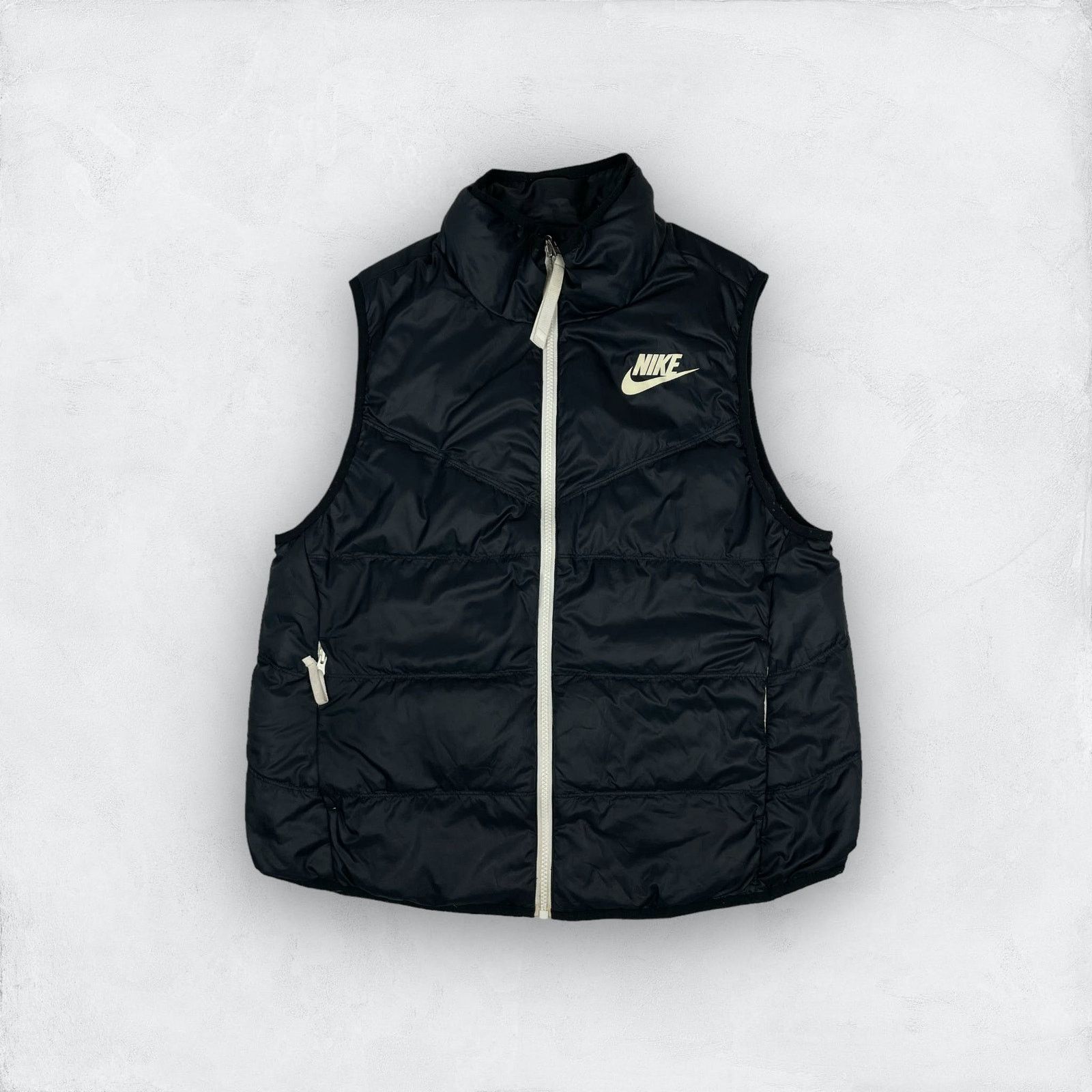Nike Nike Women Black Long Sleeve Outdoor Full Zip Puffer Vest S Size S / US 4 / IT 40 - 1 Thumbnail