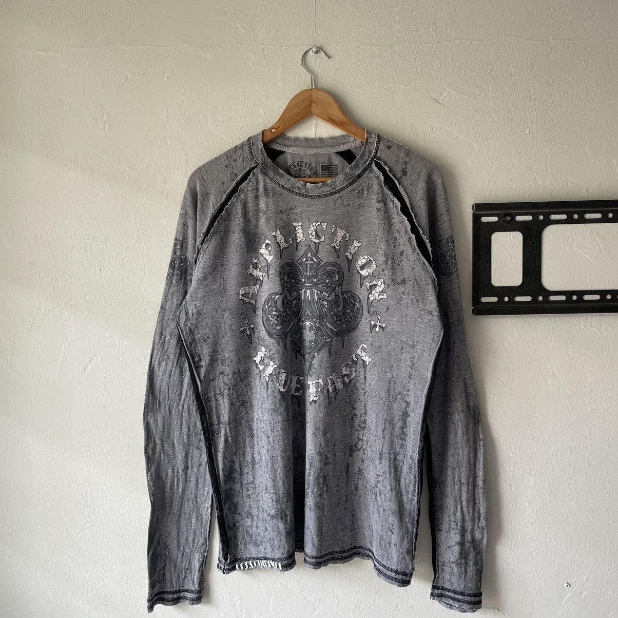 Affliction Crazy rare affliction shirt crosses tapout y2k 🍒 Size US M / EU 48-50 / 2 - 2 Thumbnail