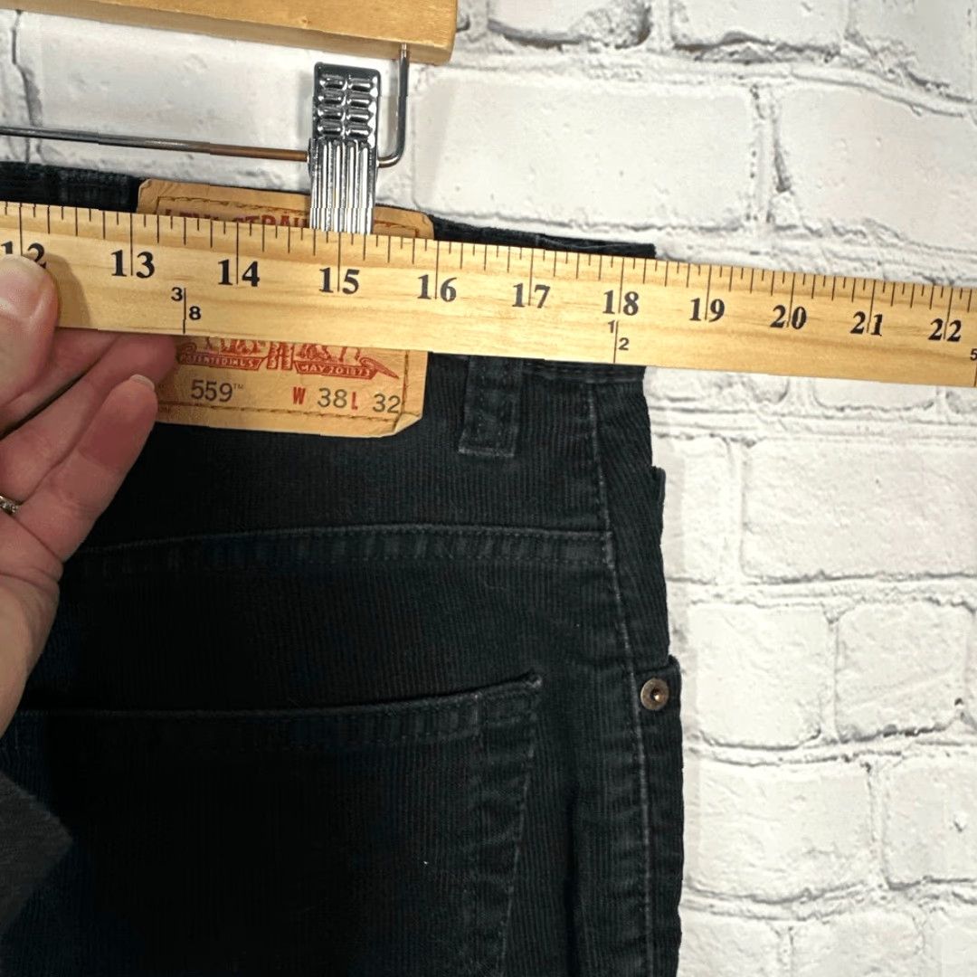 Levi's Levi’s 559 Relaxed Straight Pants Jeans 38 Mens Black Corduroy L32 Men Regular Inseam 32 Chin o? Size US 38 / EU 54 - 4 Thumbnail