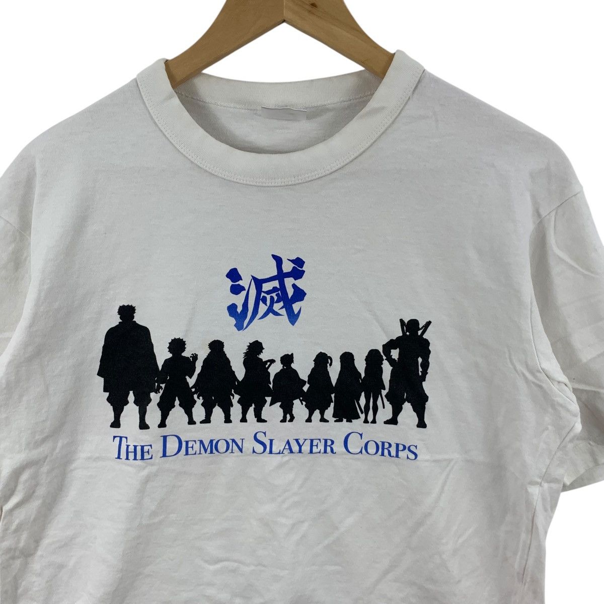 Anime ANIME DEMON SLAYER x GU Japan Corps Tee Shirt Top Manga Size US S / EU 44-46 / 1 - 5 Thumbnail