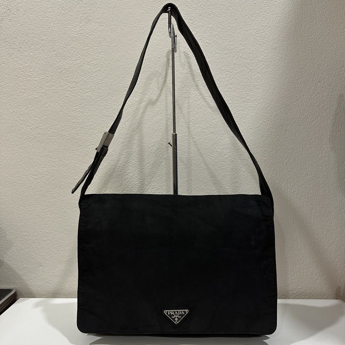 Prada AUTHENTIC PRADA NYLON TRIMMED LEATHER SHOULDER BAG Size ONE SIZE - 2 Thumbnail
