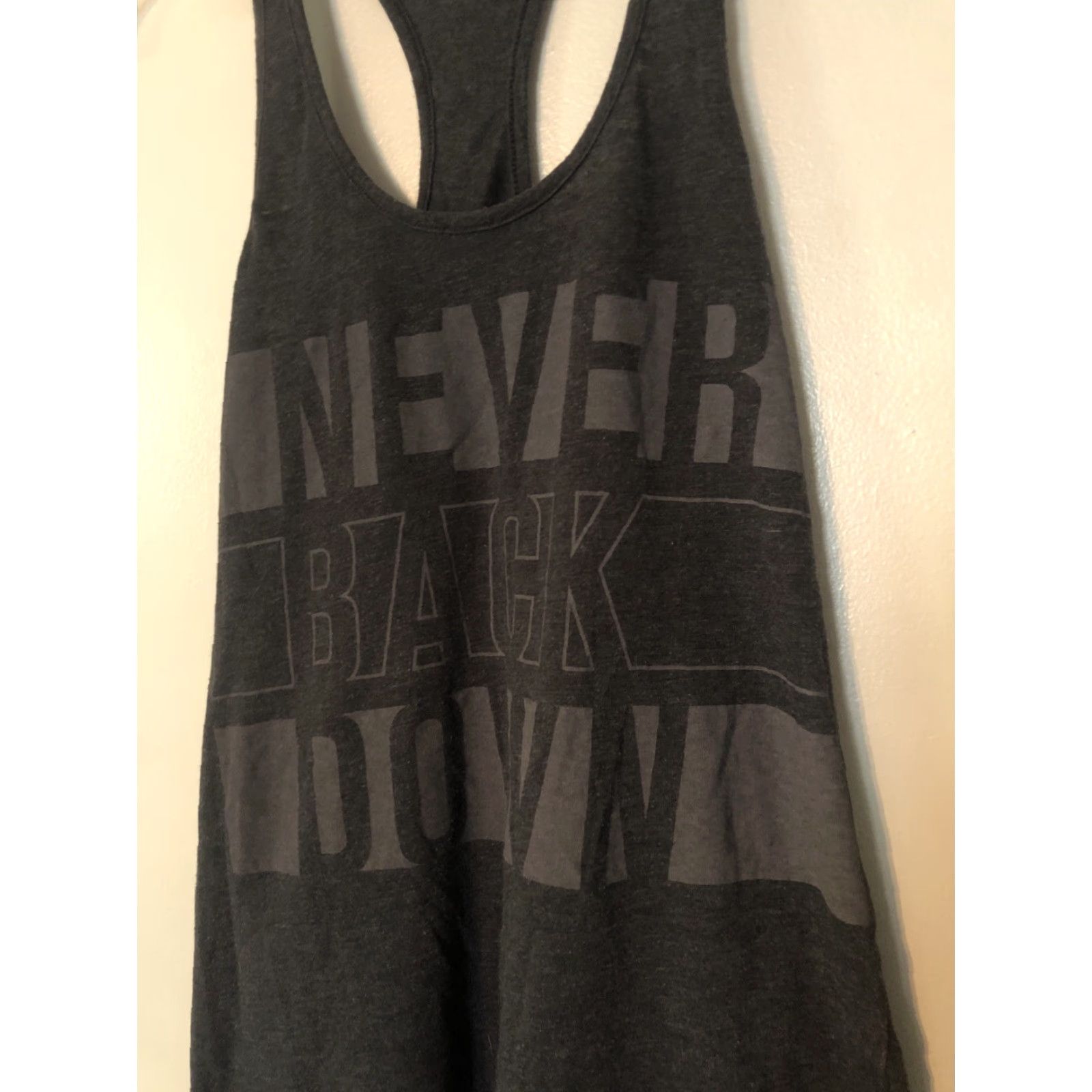 Under Armour Under Armour Charged Never Back Down Tank Top Gray Sz M Women Tank Sleeveless Round Neck Pullover Activewear Running & Jogging Short Sleeve Top Size M / US 6-8 / IT 42-44 - 2 Thumbnail