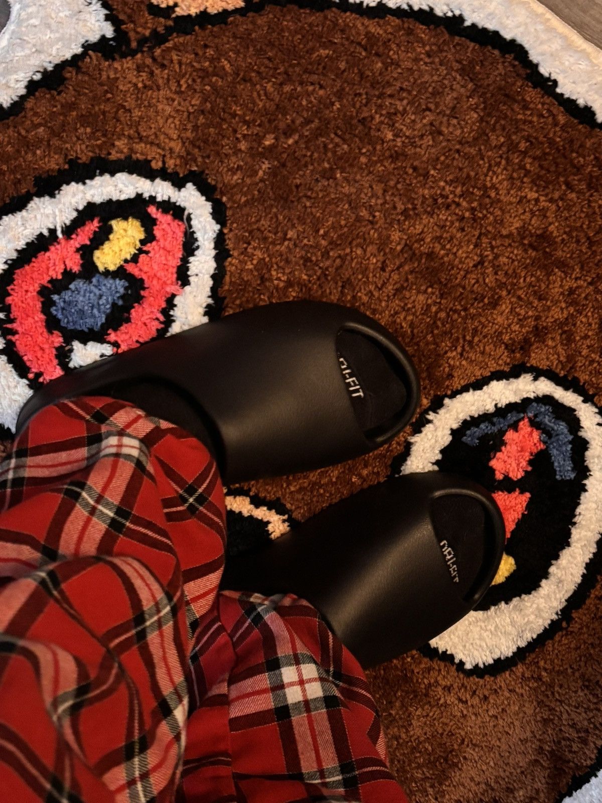 Yeezy Yeezy Slides ‘Black’ (Brand New) Size US 9.5 / EU 42-43 - 7 Thumbnail