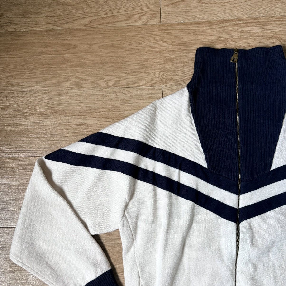 Louis Vuitton RARE LV LOUIS VUITTON SS24 High Neck Zip Up Jacket HRN12WZ34 Size US S / EU 44-46 / 1 - 9 Thumbnail