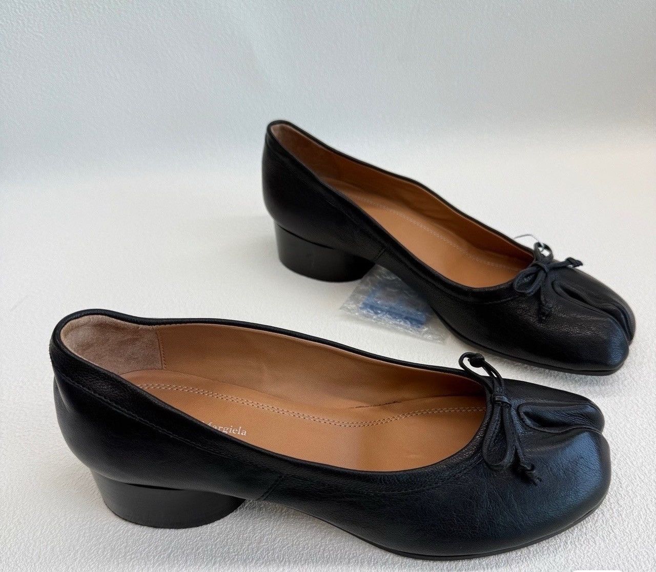 Maison Margiela Maison Margiela Black Lowtop Sneakers 37Women Size US 7 / IT 37 - 3 Thumbnail