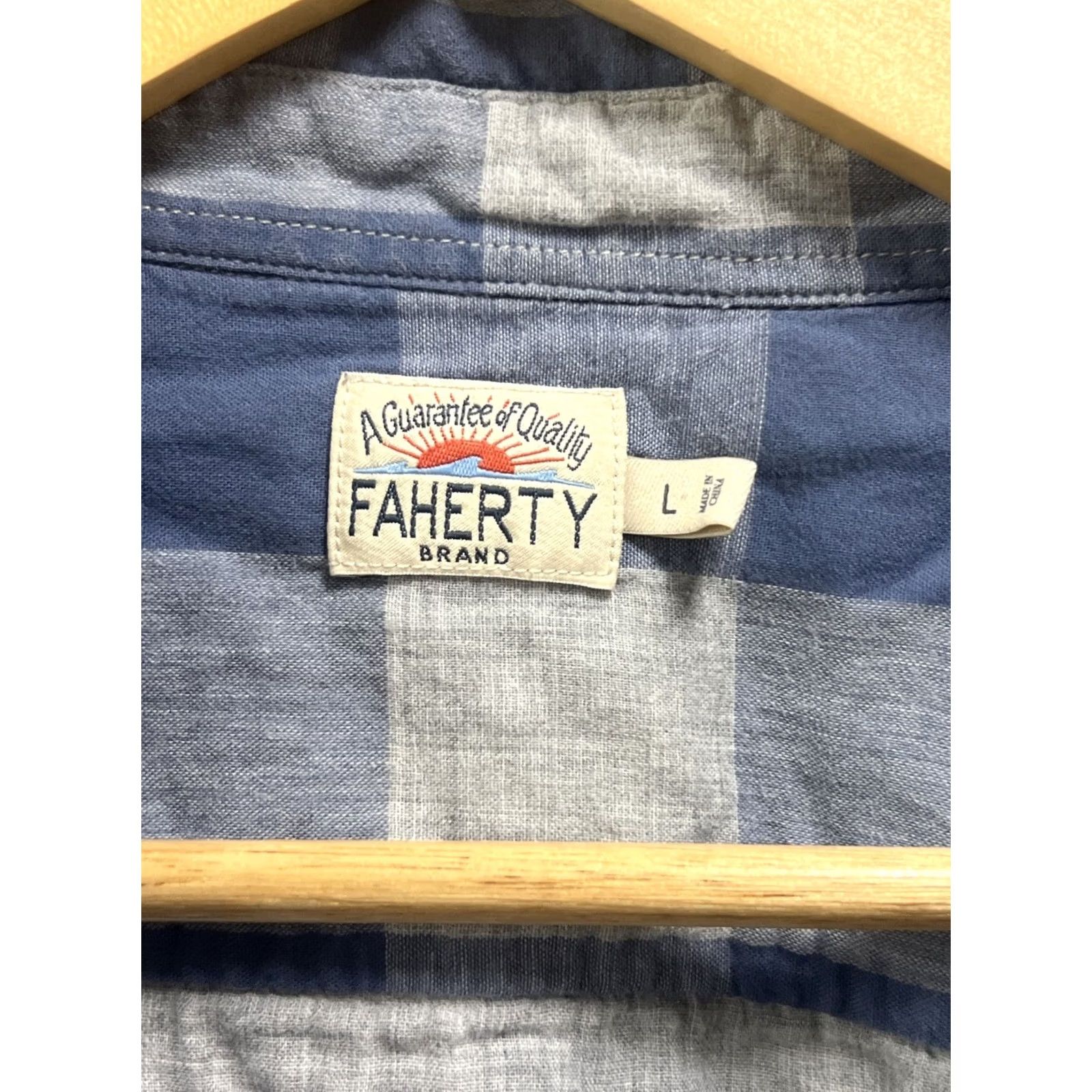 Vintage Faherty Brand Mens L Blue Plaid Button-Up Shirt Double Pocket Casual Coastal Shirt Mens L Blue Plaid Button-Up with Double Pockets Casual Coastal Size US L / EU 52-54 / 3 - 6 Thumbnail