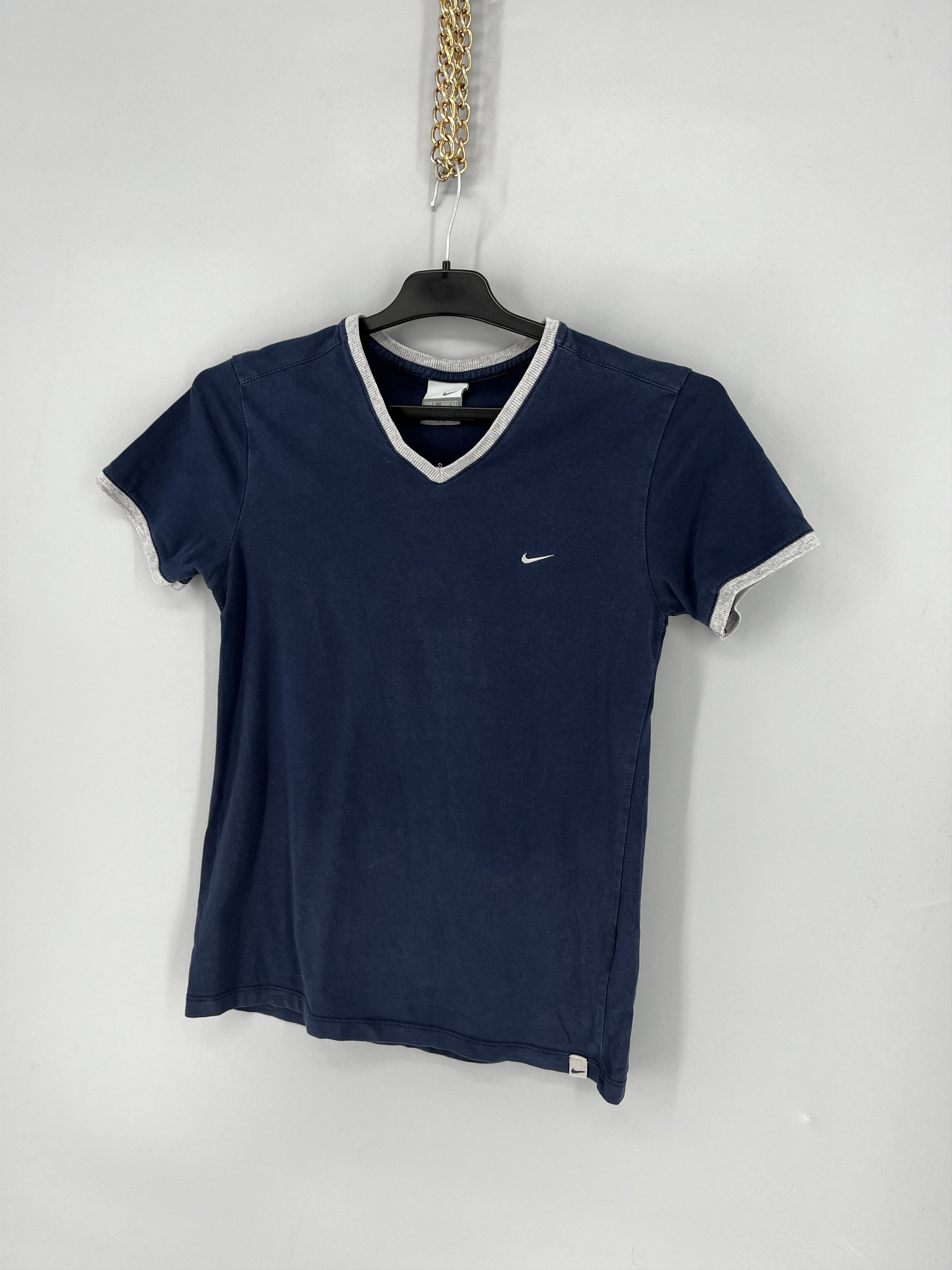 Nike Vintage 90s Nike Big Logo Faded T-shirt Streetwear Style Size S / US 4 / IT 40 - 3 Thumbnail